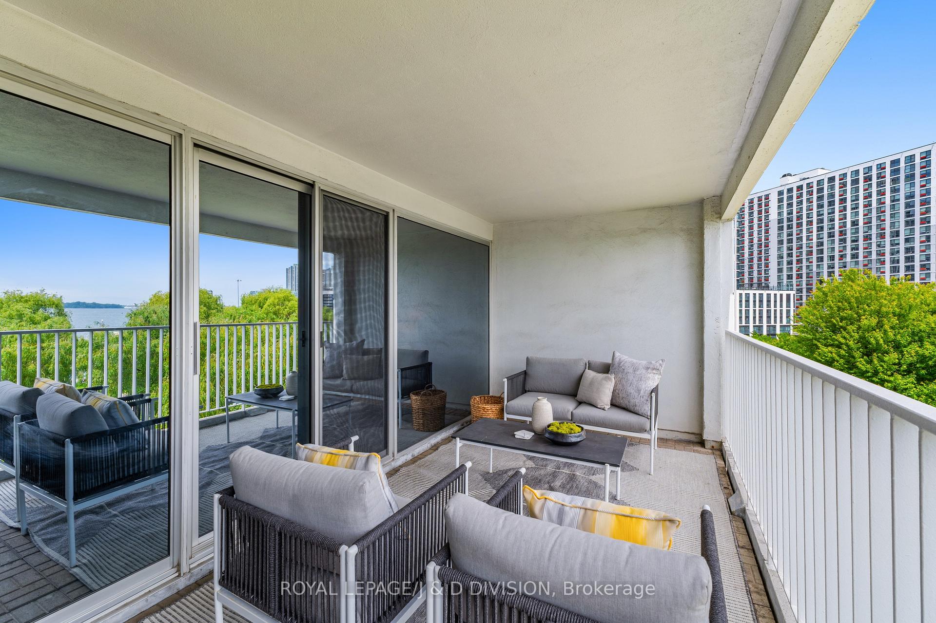Photo 30 of Unit 410, 401 Queens Quay W, Toronto, Waterfront Communities — HOMEH