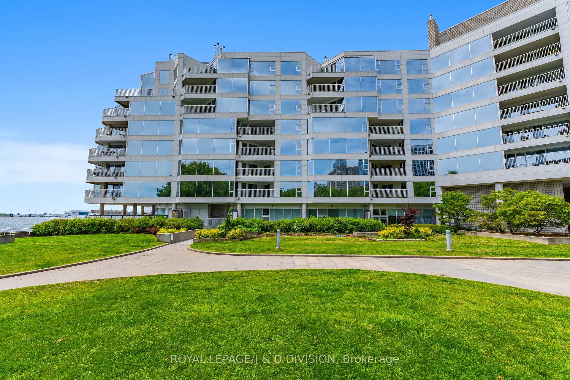 Photo 34 of Unit 410, 401 Queens Quay W, Toronto, Waterfront Communities — HOMEH