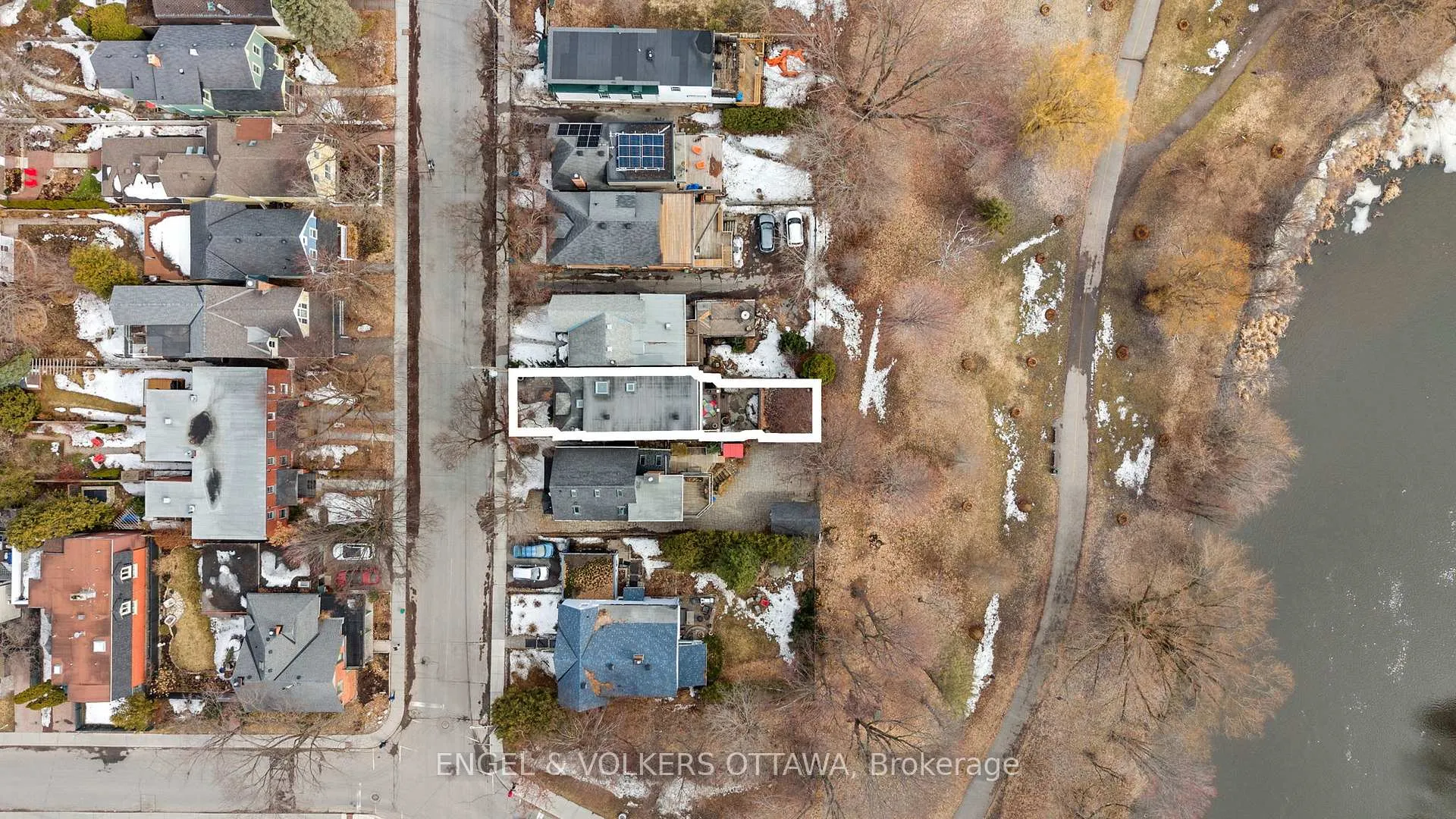 Photo 3 of 105 Stanley Avenue, Ottawa, New Edinburgh — HOMEH