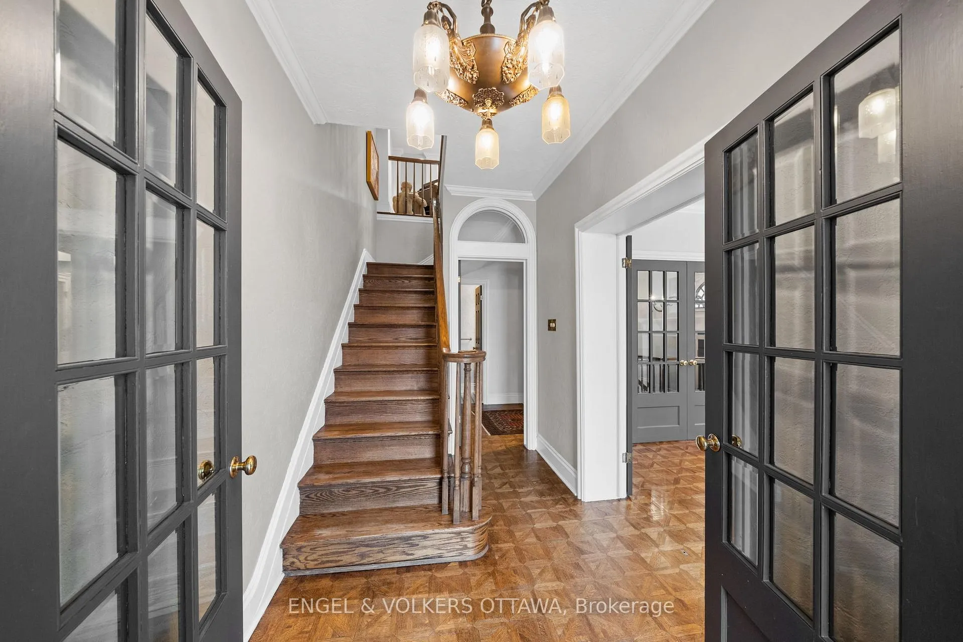 Photo 4 of 105 Stanley Avenue, Ottawa, New Edinburgh — HOMEH