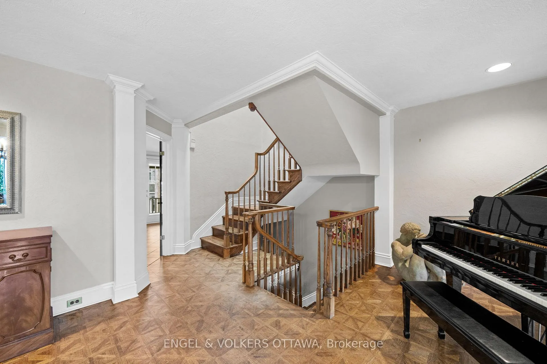 Photo 14 of 105 Stanley Avenue, Ottawa, New Edinburgh — HOMEH