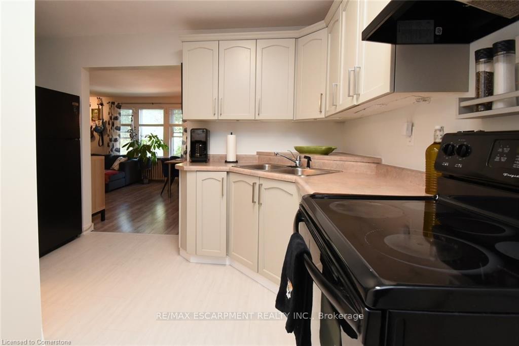 Photo 10 of Unit 10, 356 Hunter Street E, Hamilton, Stinson — HOMEH