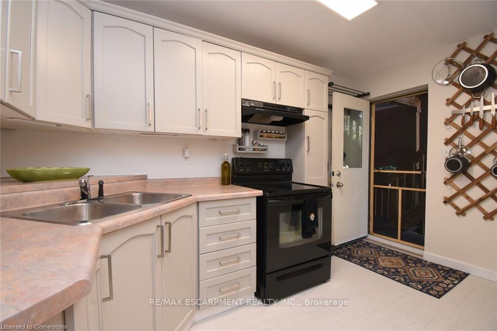 Photo 11 of Unit 10, 356 Hunter Street E, Hamilton, Stinson — HOMEH
