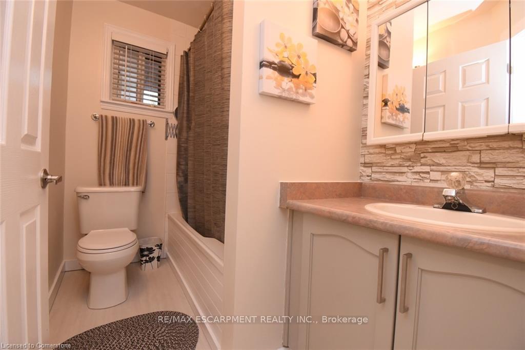 Photo 14 of Unit 10, 356 Hunter Street E, Hamilton, Stinson — HOMEH