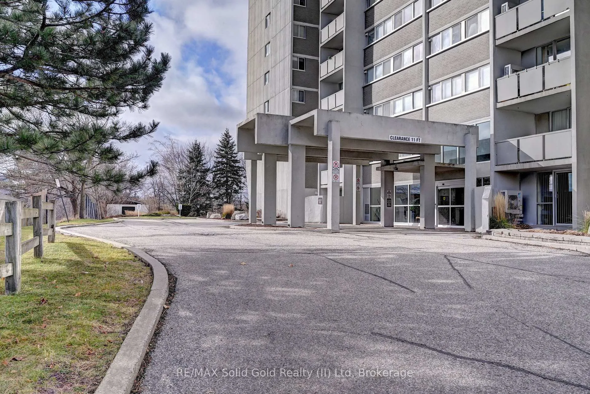Photo 3 of Unit 1502, 375 King Street N, Waterloo — HOMEH