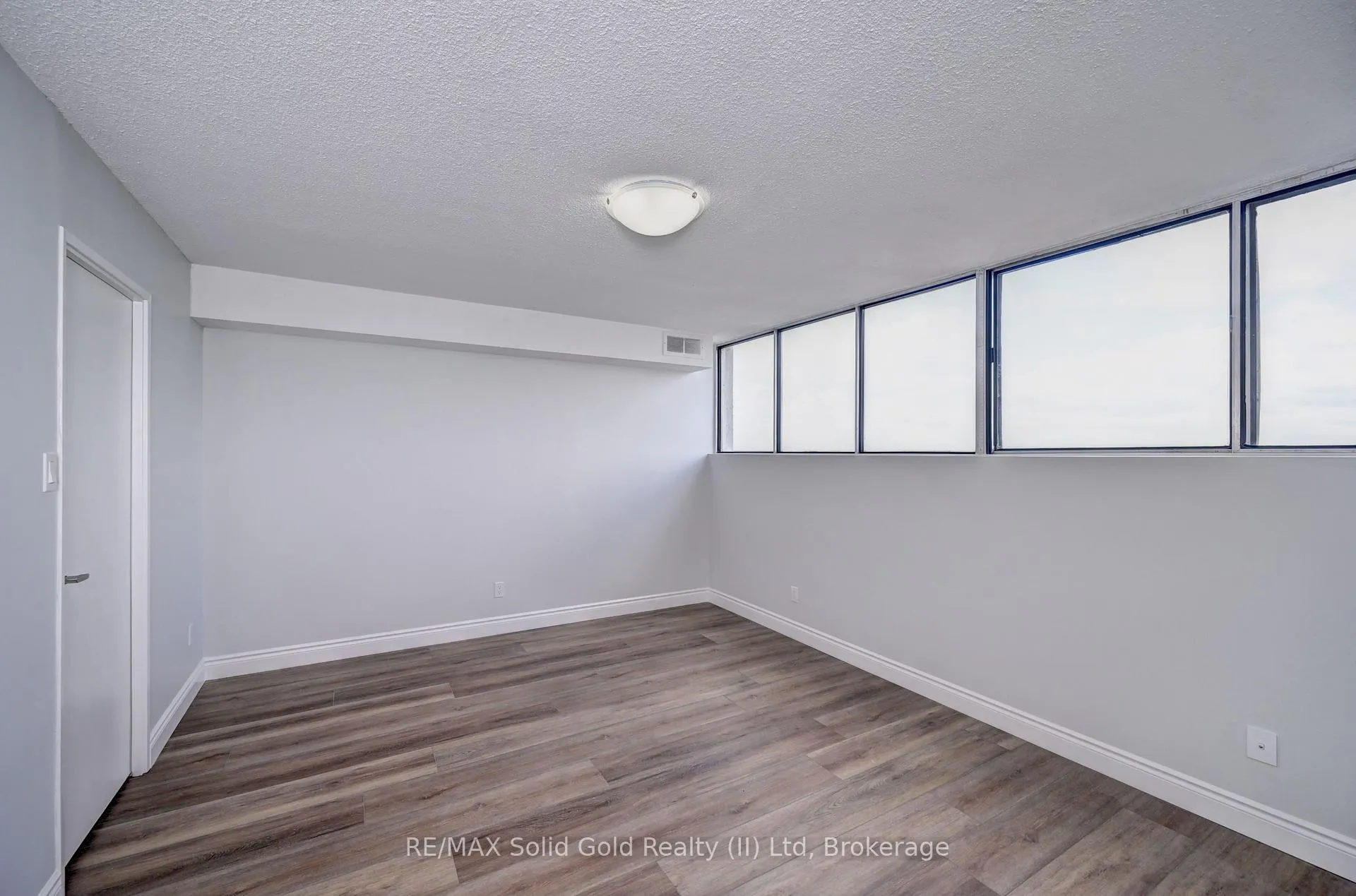 Photo 23 of Unit 1502, 375 King Street N, Waterloo — HOMEH