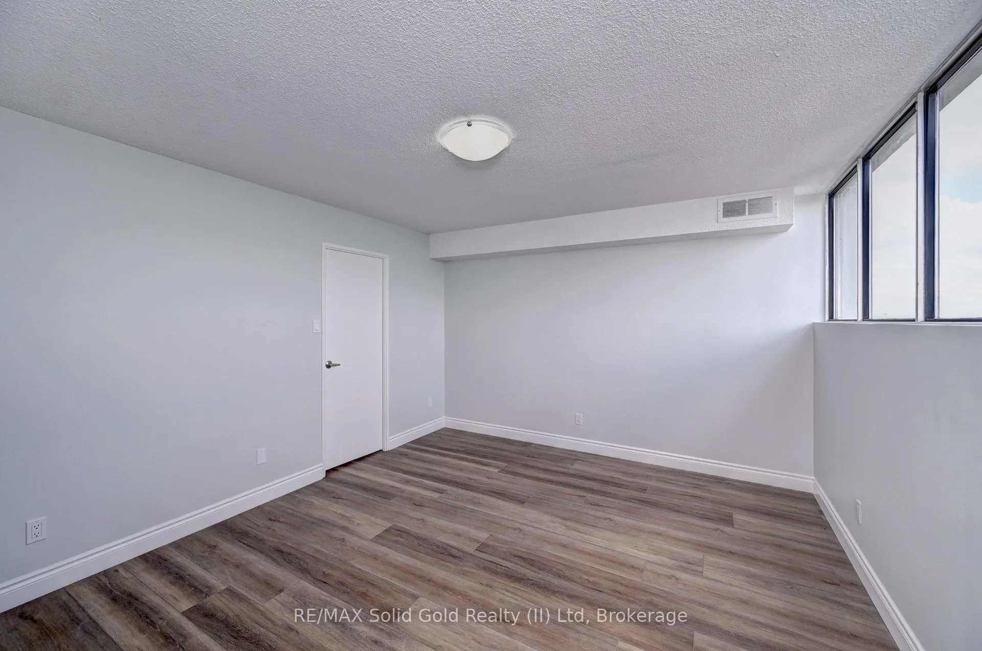 Photo 24 of Unit 1502, 375 King Street N, Waterloo — HOMEH