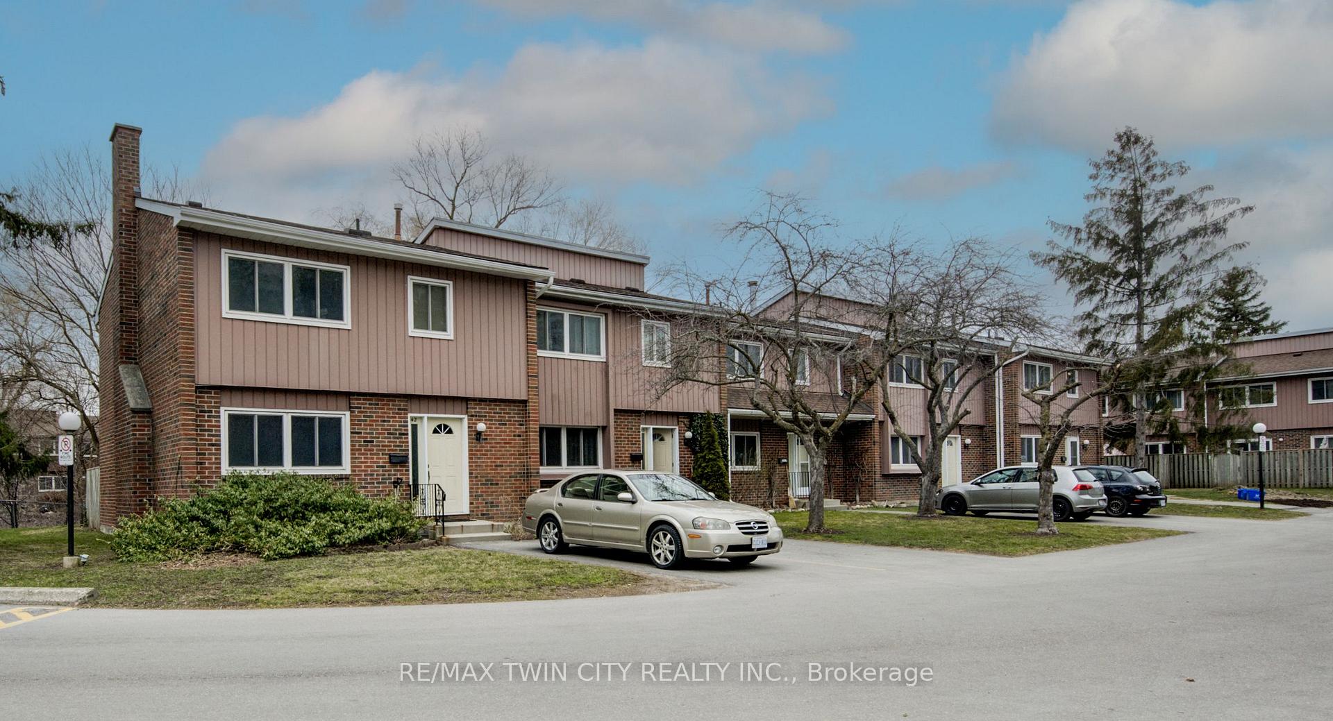 Photo 4 of Unit 43, 121 University Avenue E, Waterloo — HOMEH