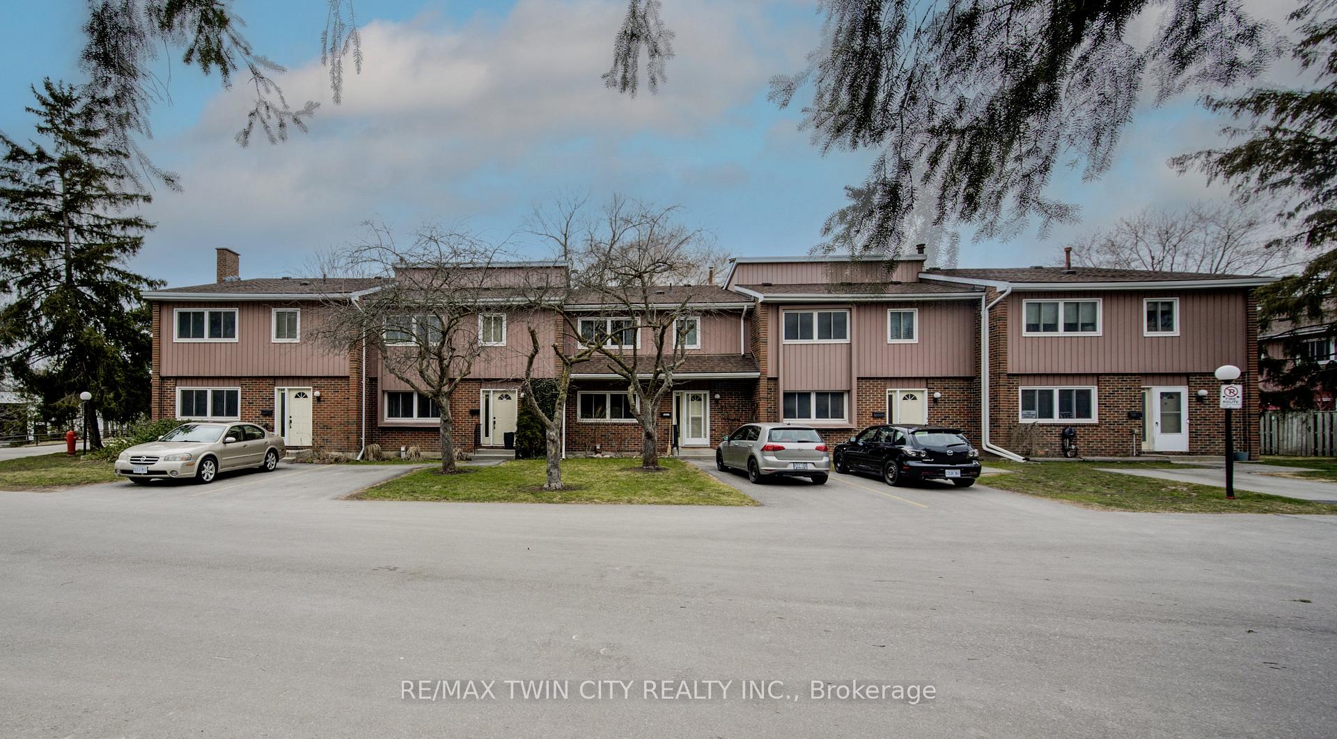 Photo 5 of Unit 43, 121 University Avenue E, Waterloo — HOMEH