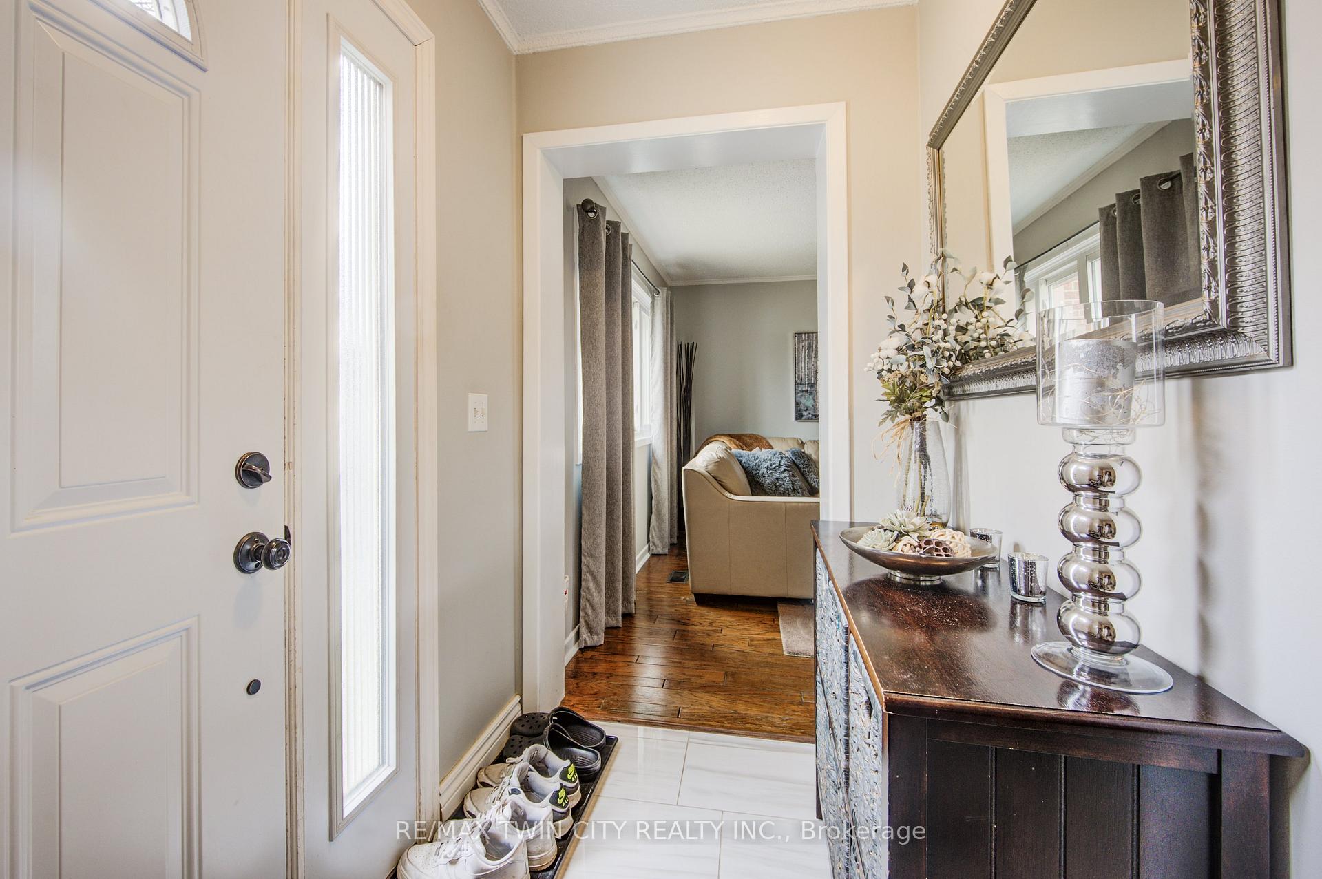 Photo 7 of Unit 43, 121 University Avenue E, Waterloo — HOMEH