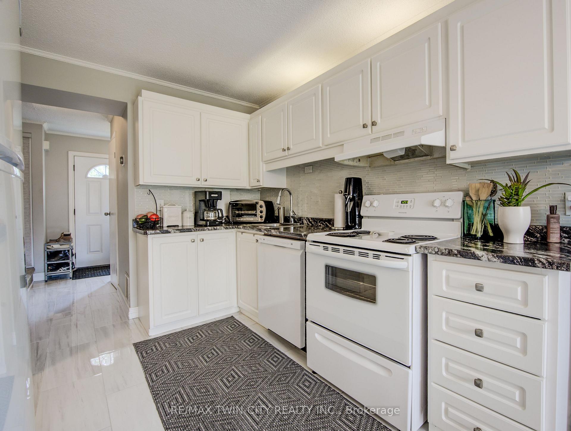 Photo 11 of Unit 43, 121 University Avenue E, Waterloo — HOMEH