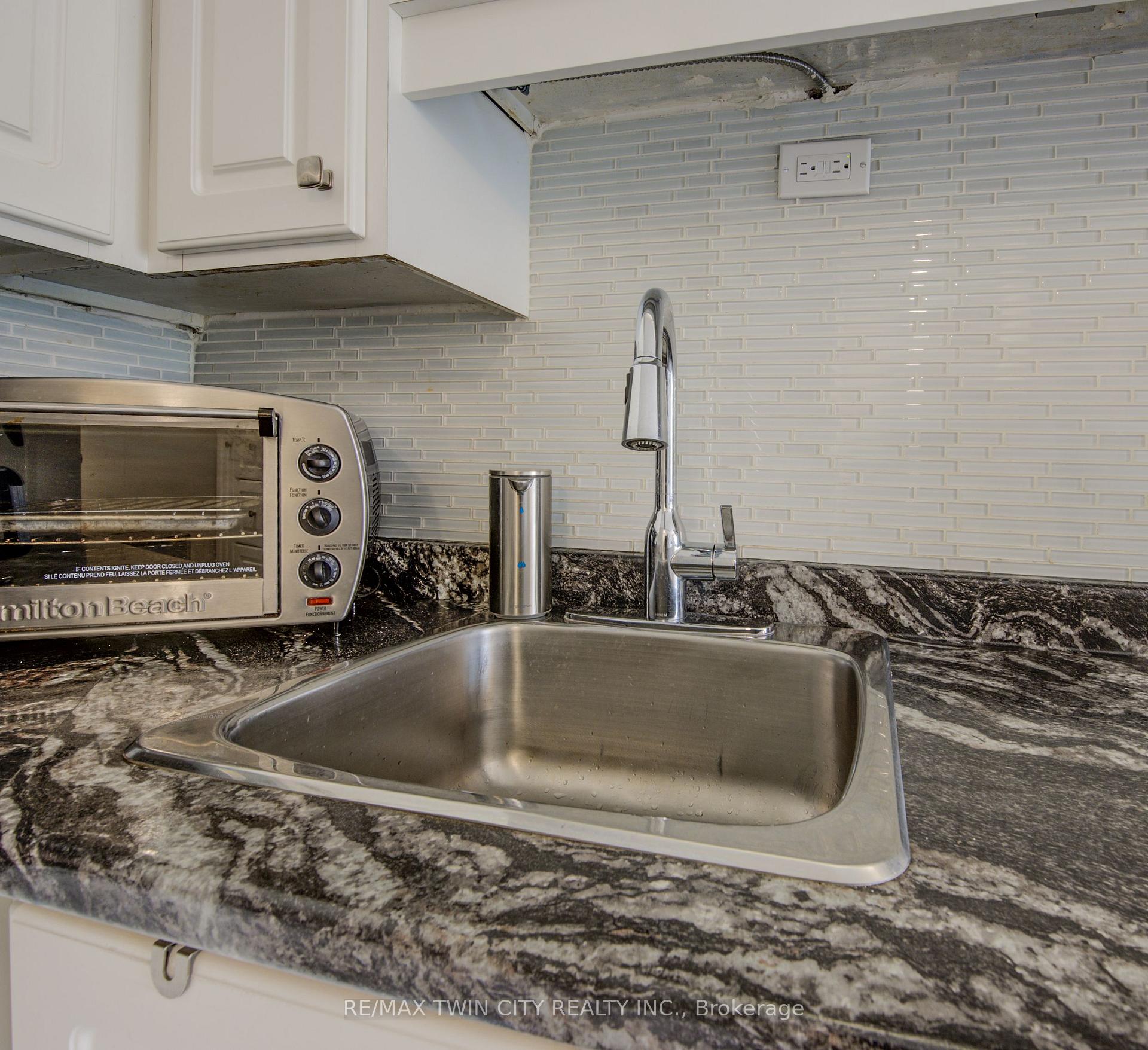 Photo 13 of Unit 43, 121 University Avenue E, Waterloo — HOMEH