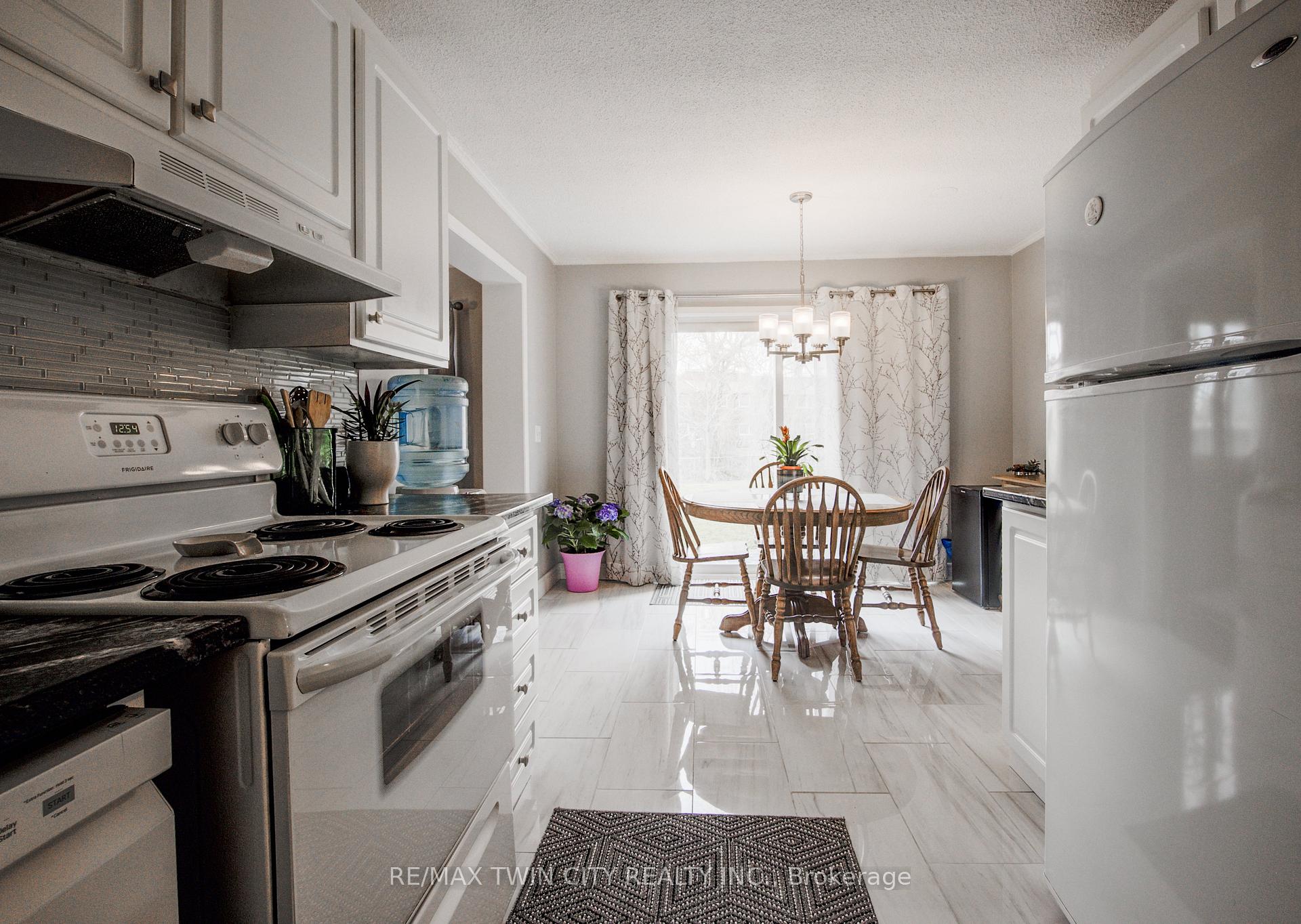 Photo 14 of Unit 43, 121 University Avenue E, Waterloo — HOMEH