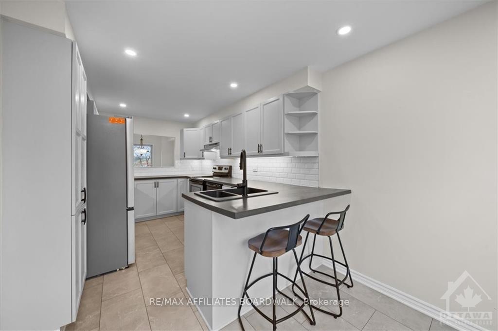 Photo 8 of 111 Beachview, Ottawa, Mooneys Bay/Riverside Park — HOMEH