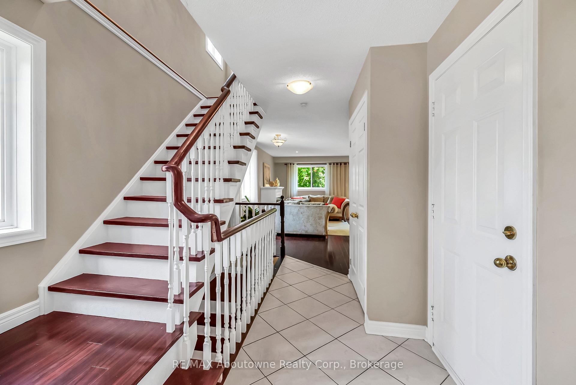 Photo 7 of Unit Unit 30, 31 Moss Boulevard, Hamilton, Dundas — HOMEH