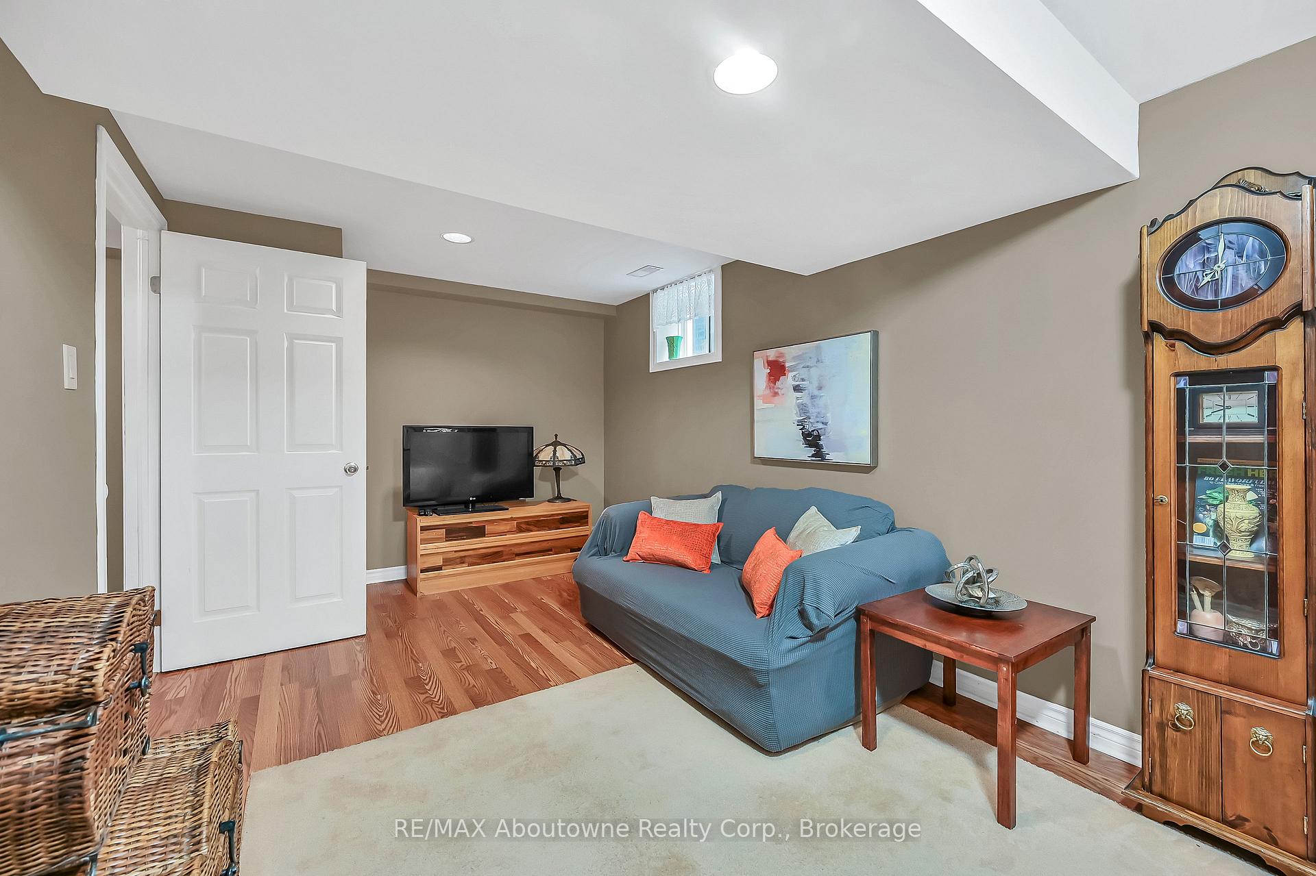 Photo 13 of Unit Unit 30, 31 Moss Boulevard, Hamilton, Dundas — HOMEH