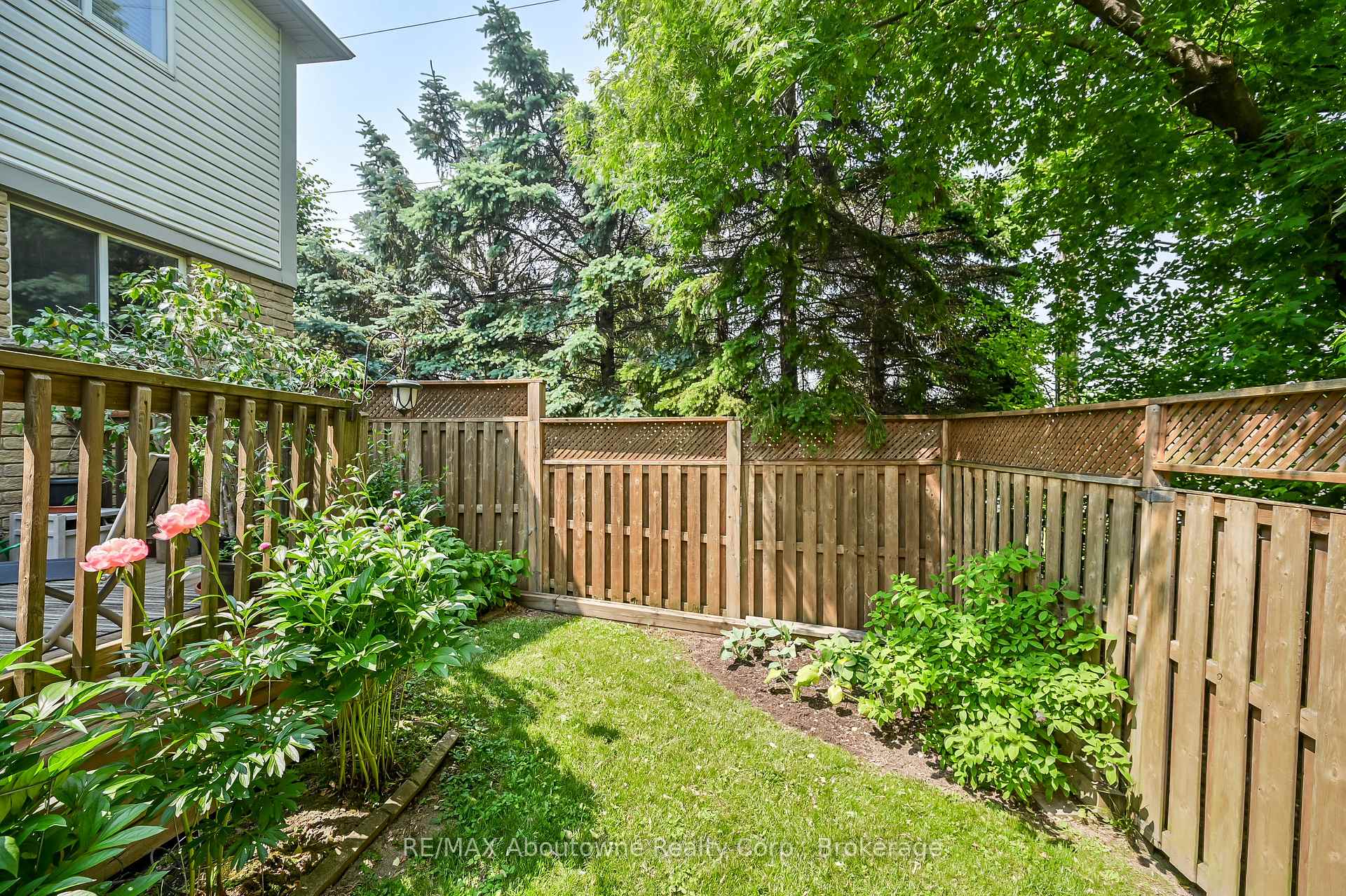 Photo 18 of Unit Unit 30, 31 Moss Boulevard, Hamilton, Dundas — HOMEH