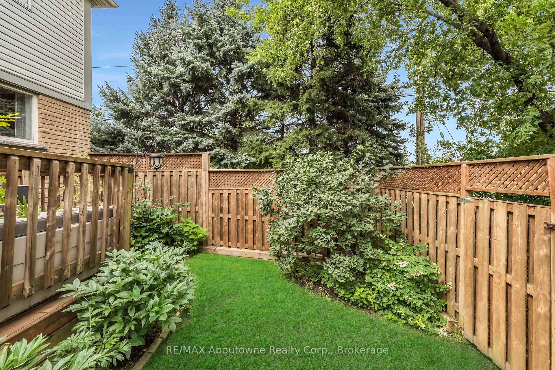 Photo 20 of Unit Unit 30, 31 Moss Boulevard, Hamilton, Dundas — HOMEH