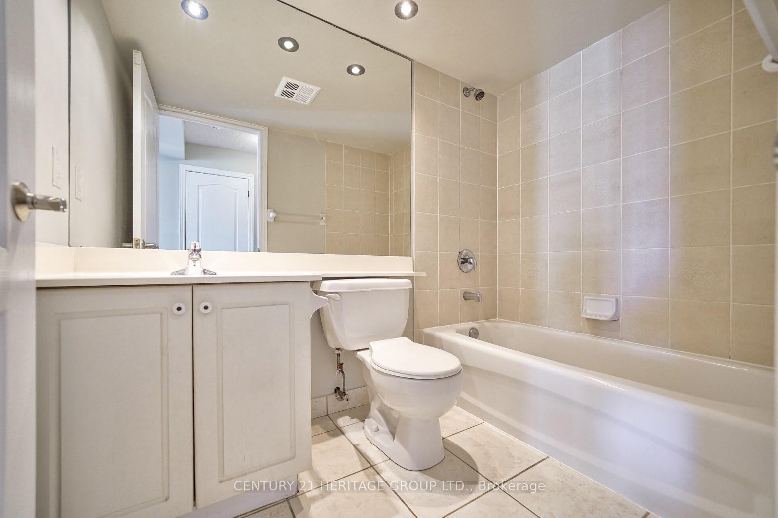 Photo 4 of Unit 703, 62 Suncrest Boulevard, Markham, Commerce Valley — HOMEH