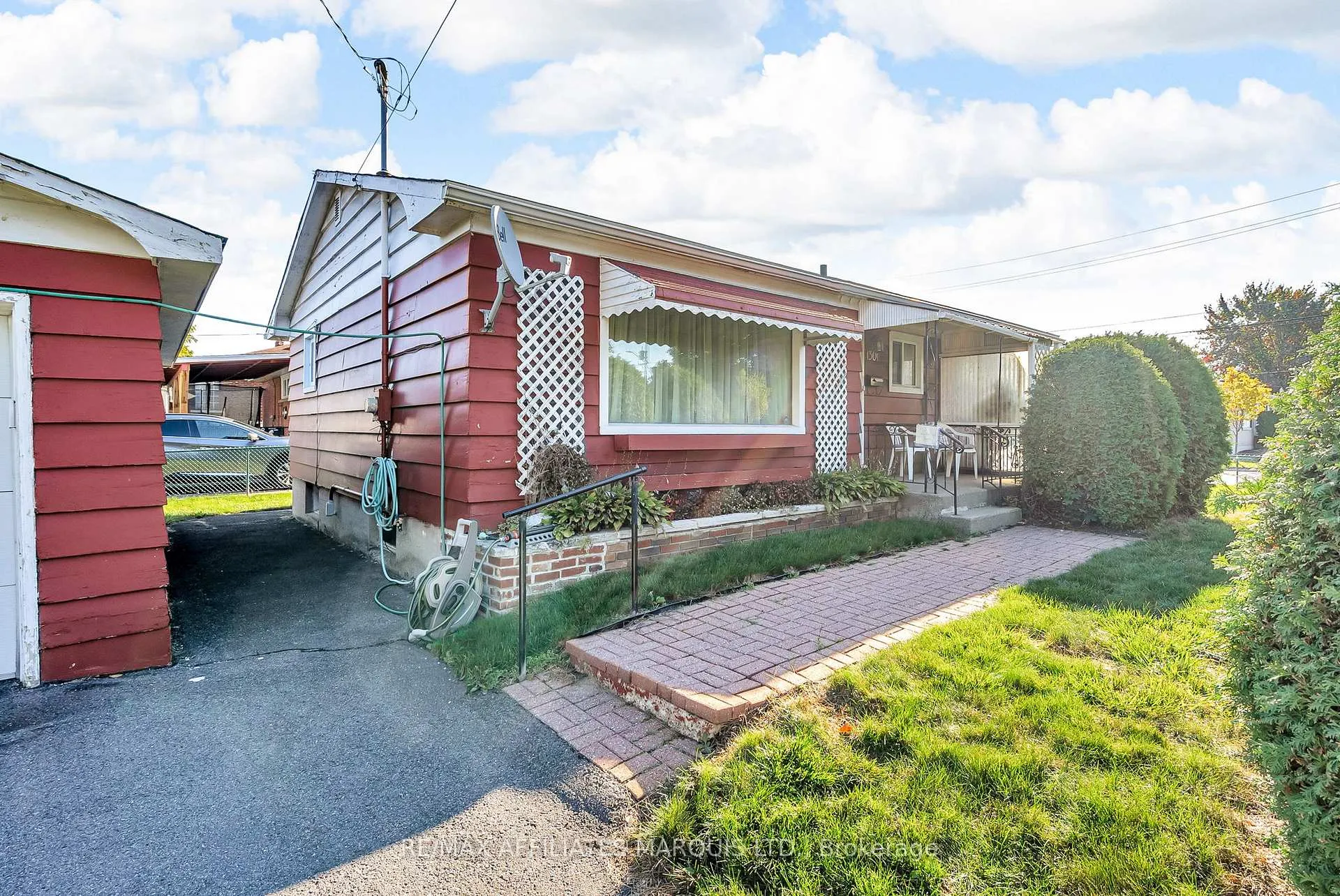 Photo 2 of 1301 Gallinger Avenue, Cornwall — HOMEH