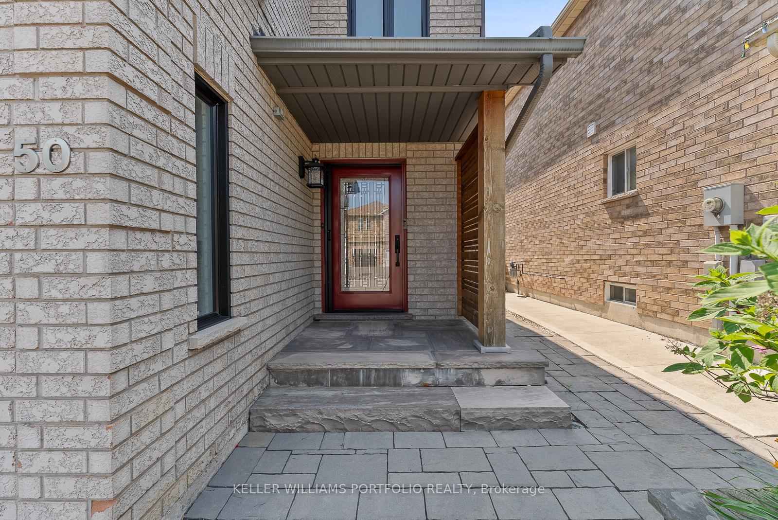 Photo 5 of 50 Coolspring Crescent, Caledon, Bolton East — HOMEH