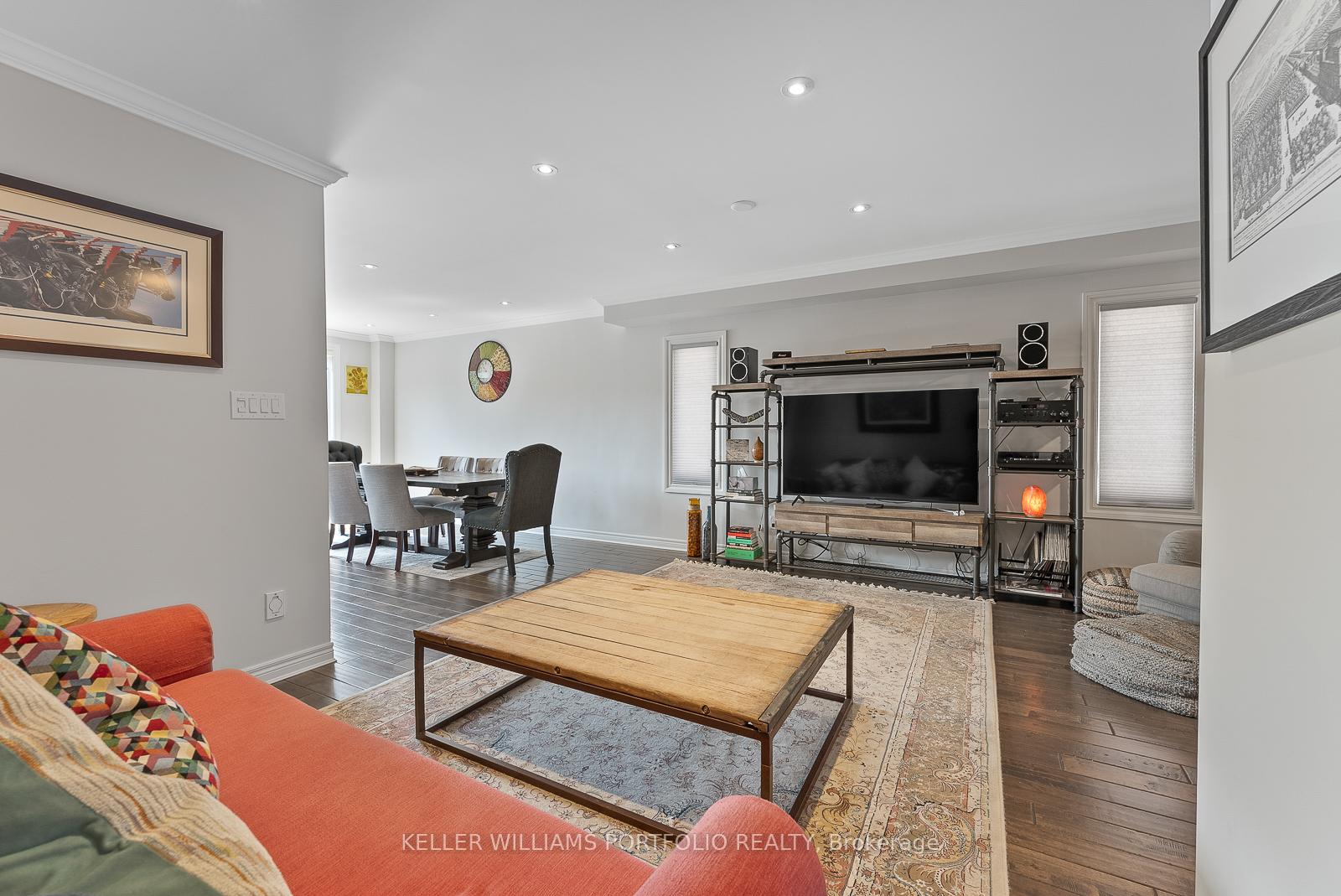 Photo 4 of 50 Coolspring Crescent, Caledon, Bolton East — HOMEH