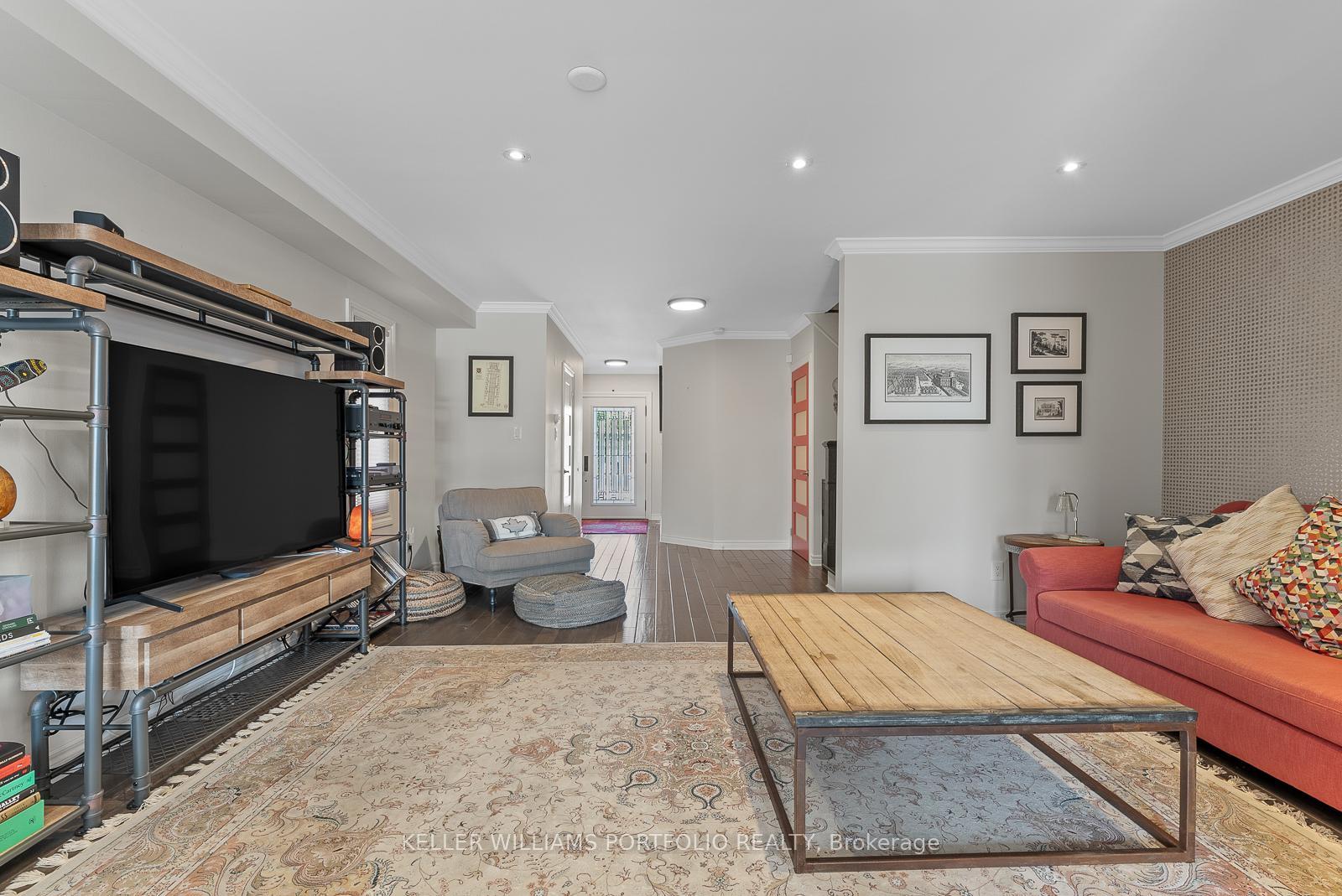 Photo 11 of 50 Coolspring Crescent, Caledon, Bolton East — HOMEH