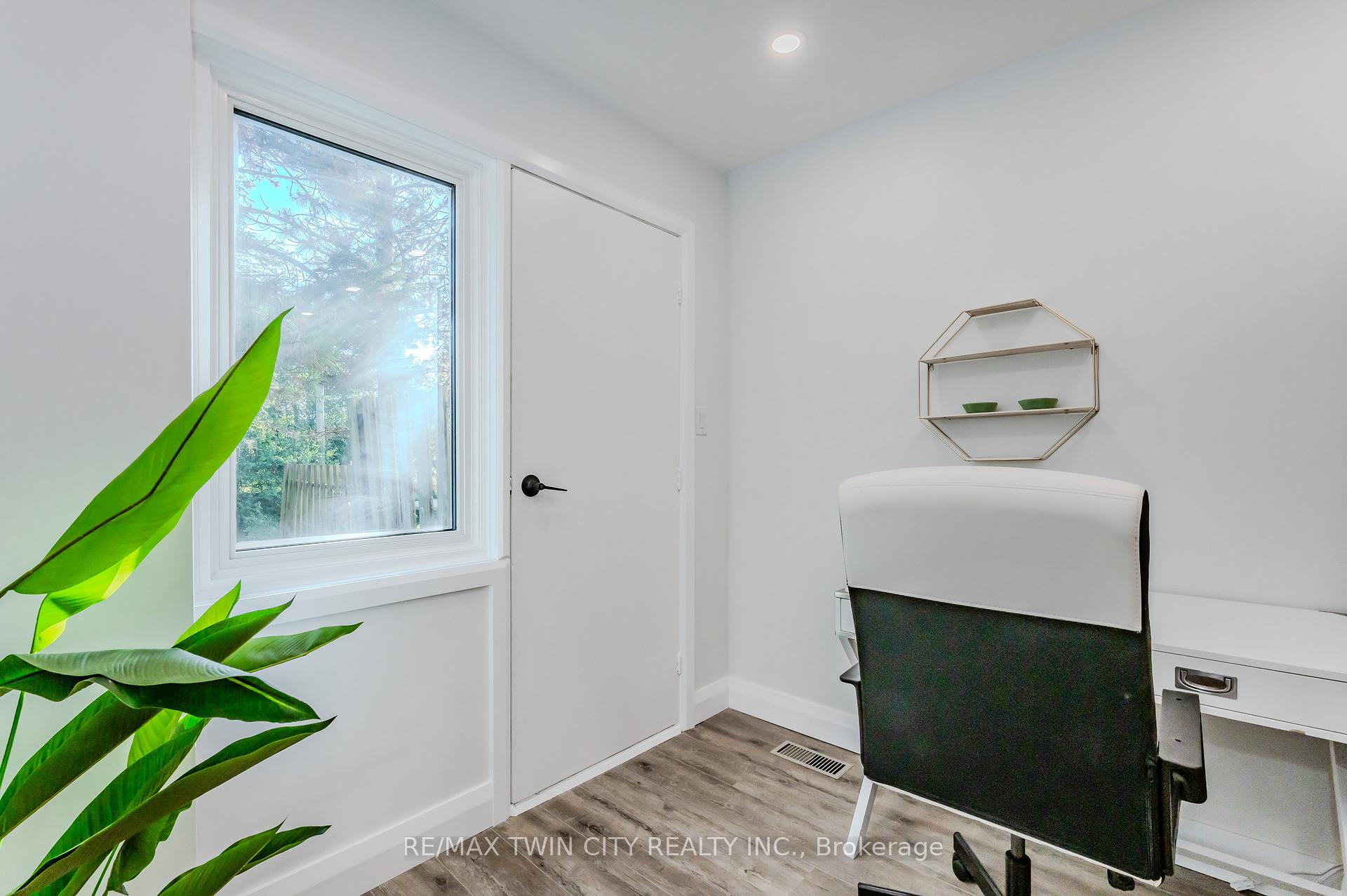 Photo 9 of Unit E, 308 Bluevale Street, Waterloo — HOMEH