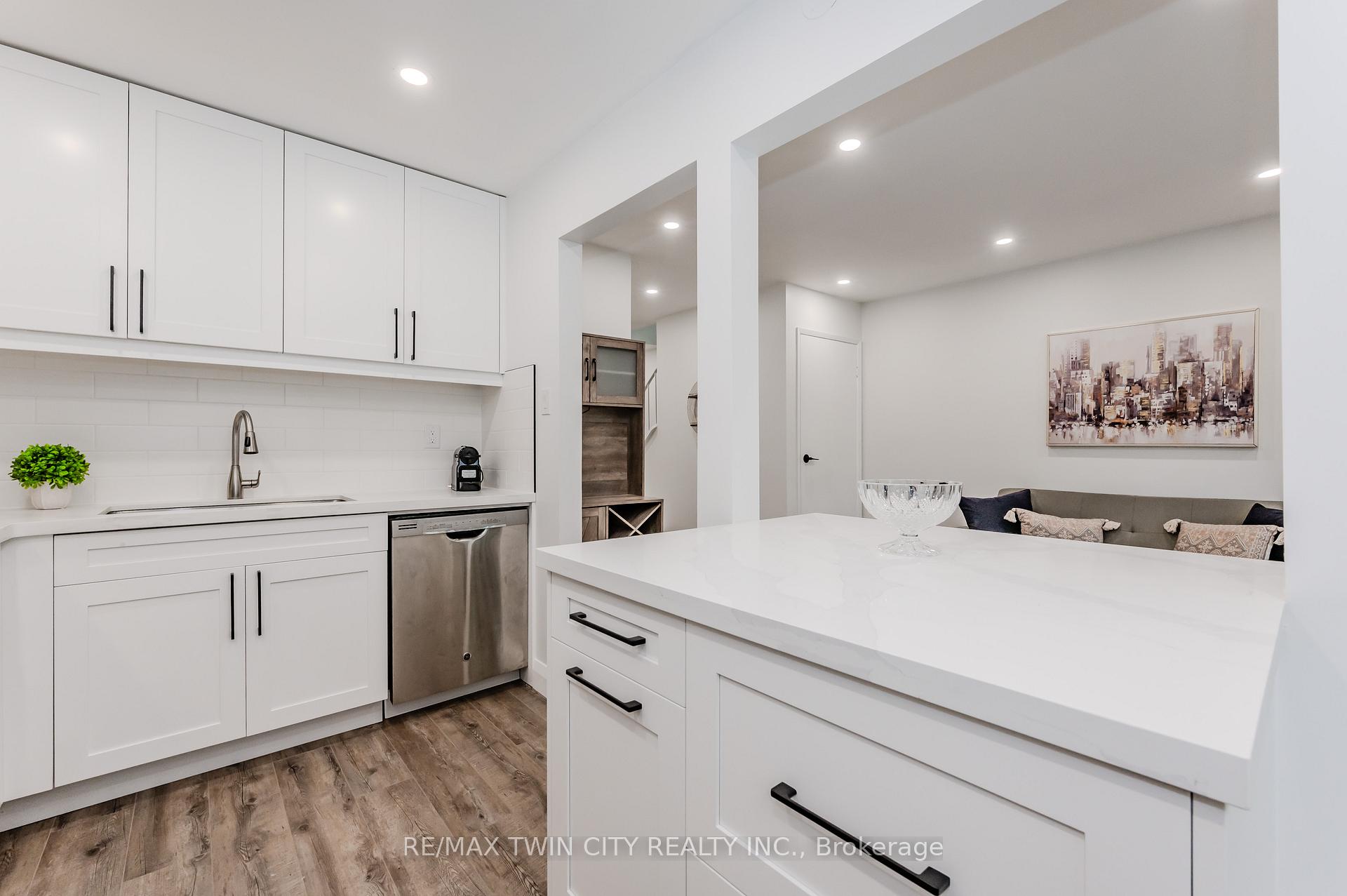 Photo 12 of Unit E, 308 Bluevale Street, Waterloo — HOMEH