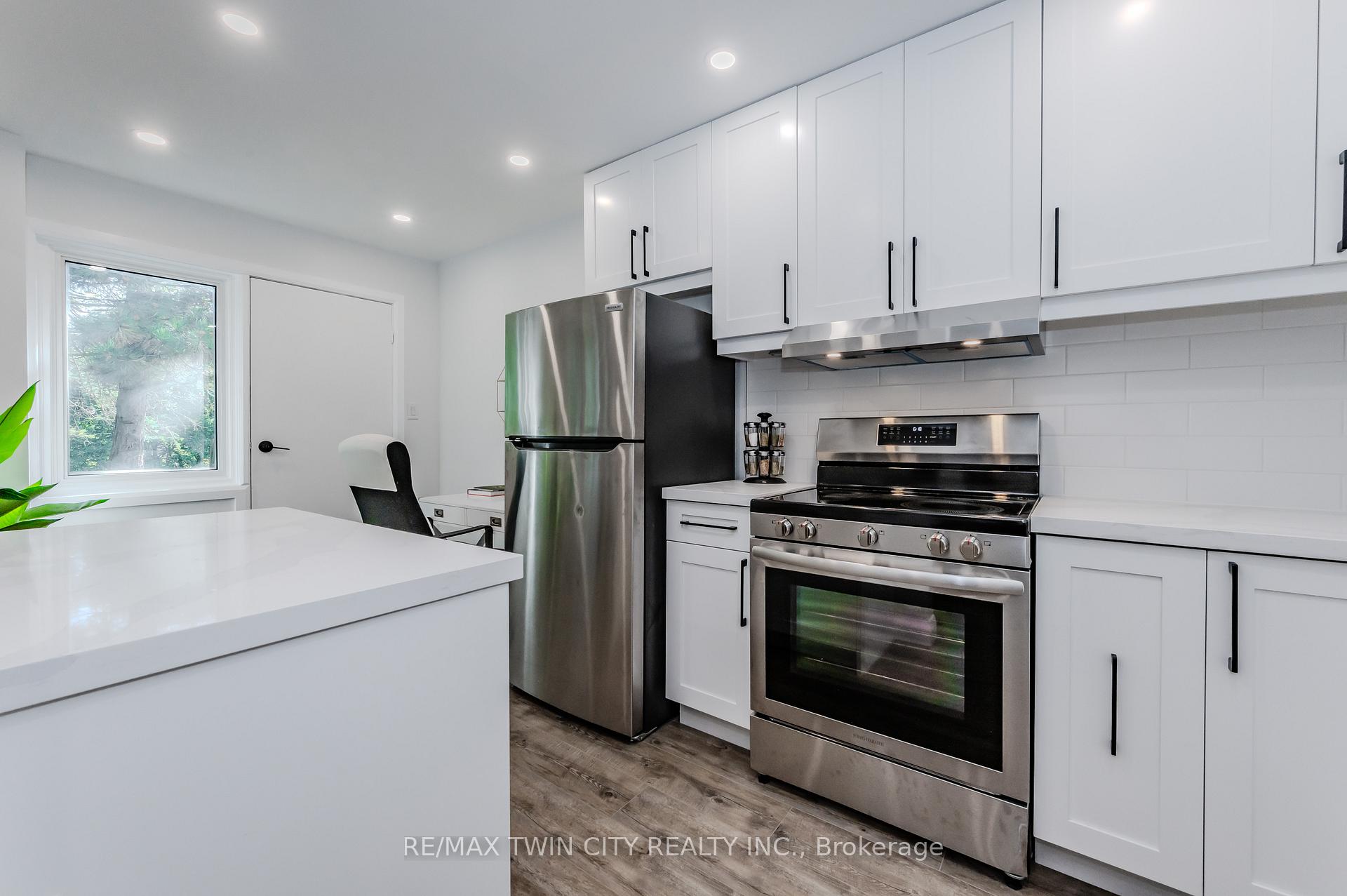 Photo 13 of Unit E, 308 Bluevale Street, Waterloo — HOMEH