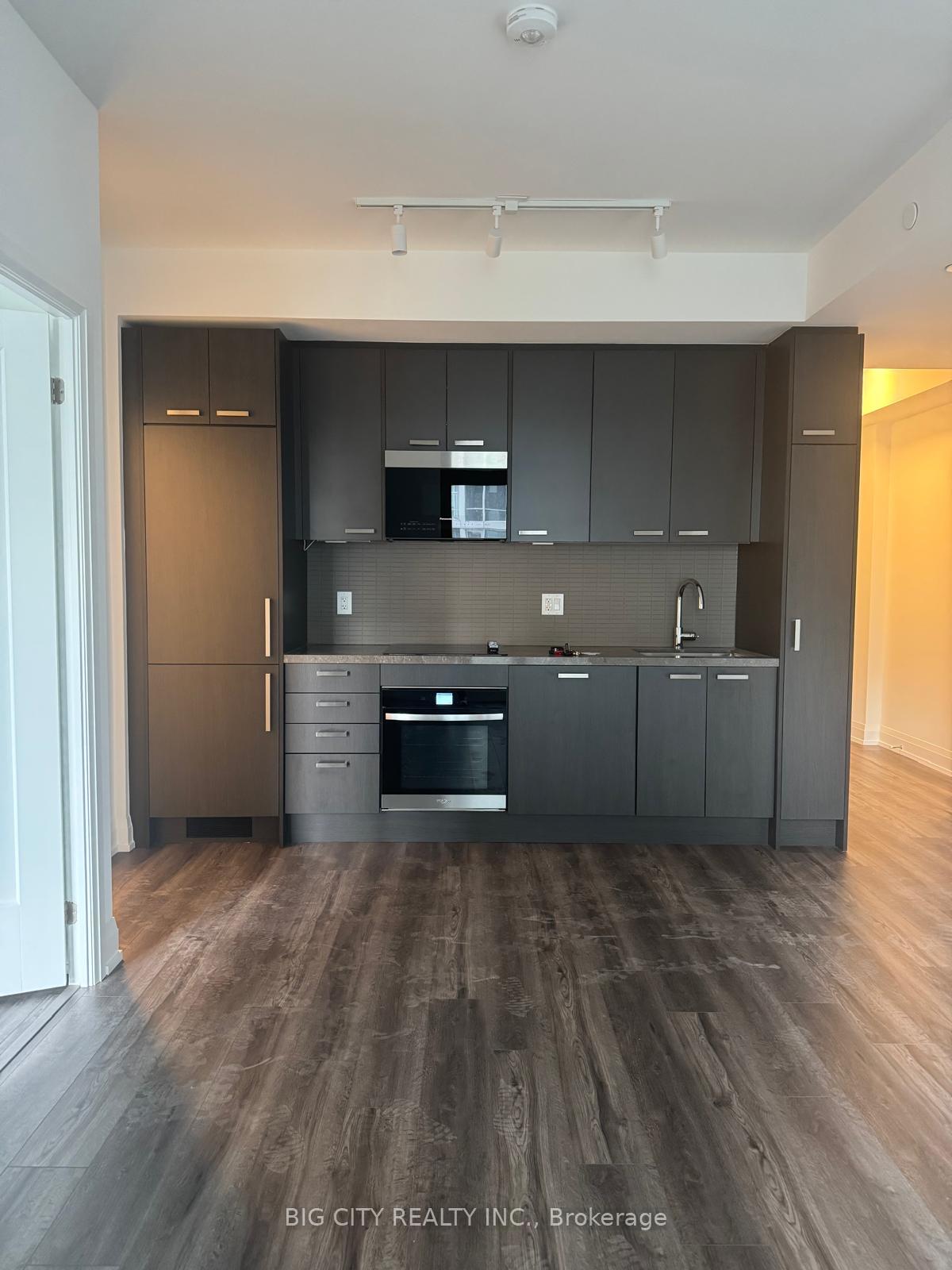 Photo 1 of Unit 811, 20 Soudan Avenue, Toronto, Mount Pleasant West — HOMEH