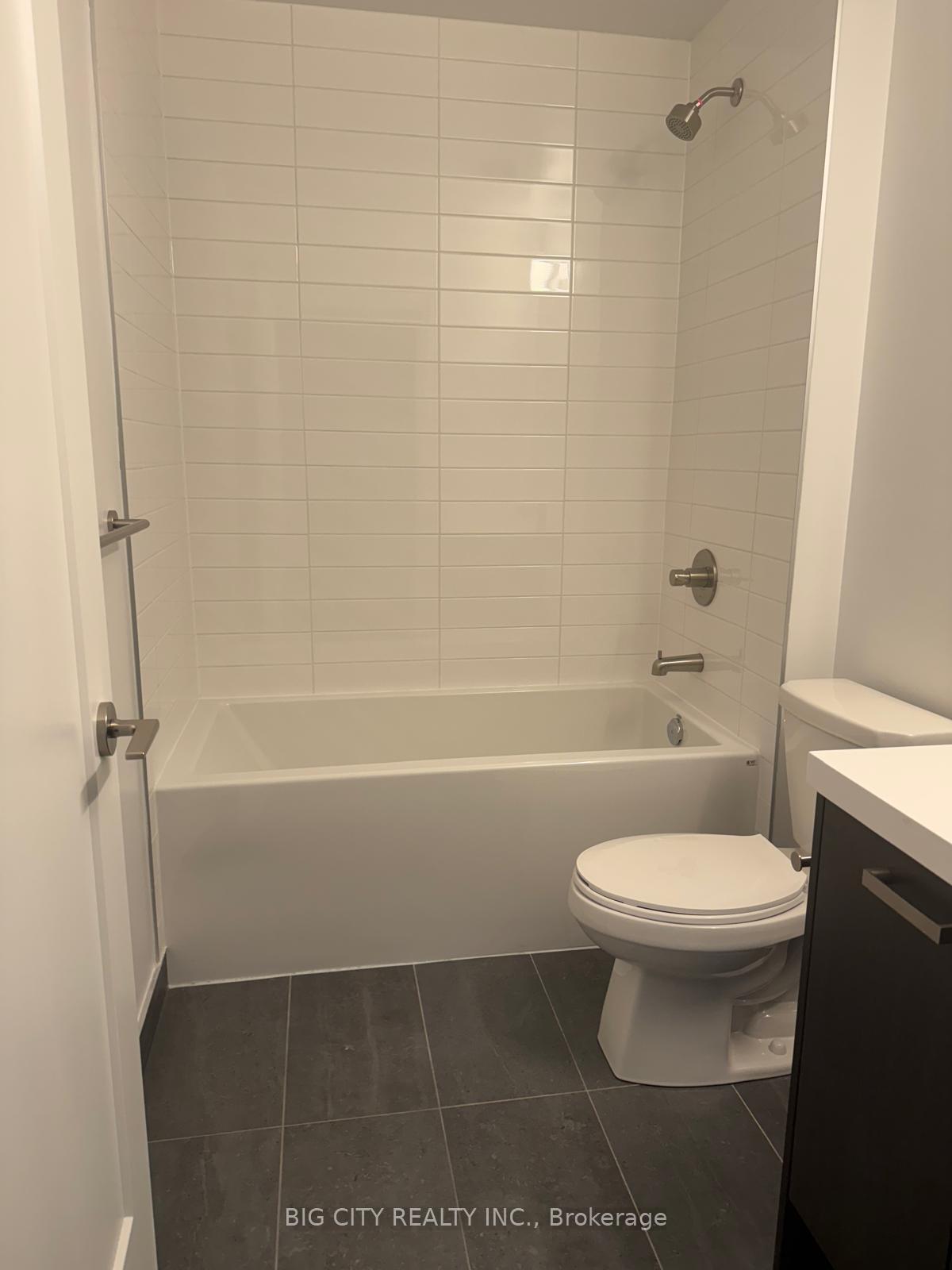 Photo 6 of Unit 811, 20 Soudan Avenue, Toronto, Mount Pleasant West — HOMEH