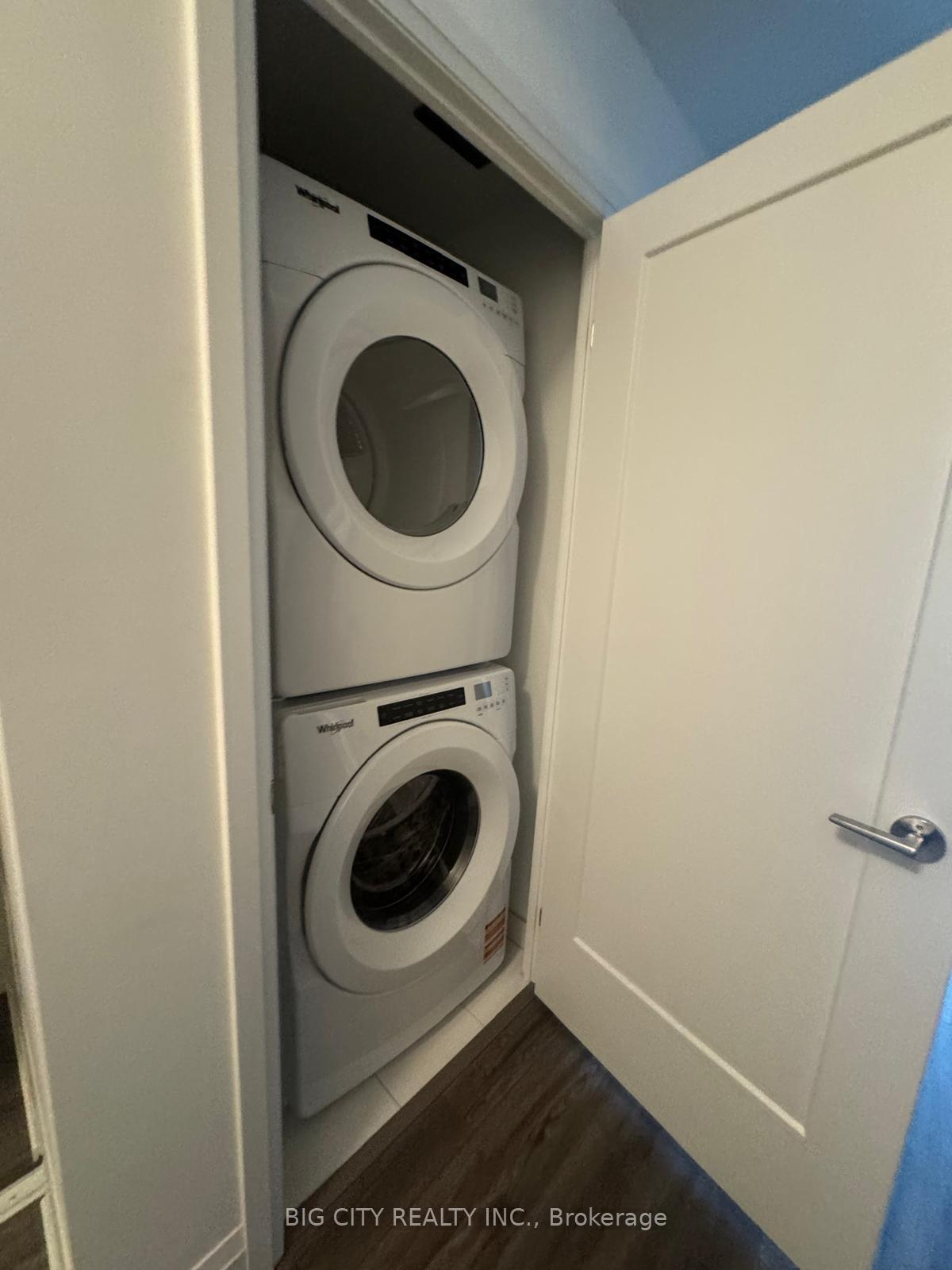Photo 8 of Unit 811, 20 Soudan Avenue, Toronto, Mount Pleasant West — HOMEH