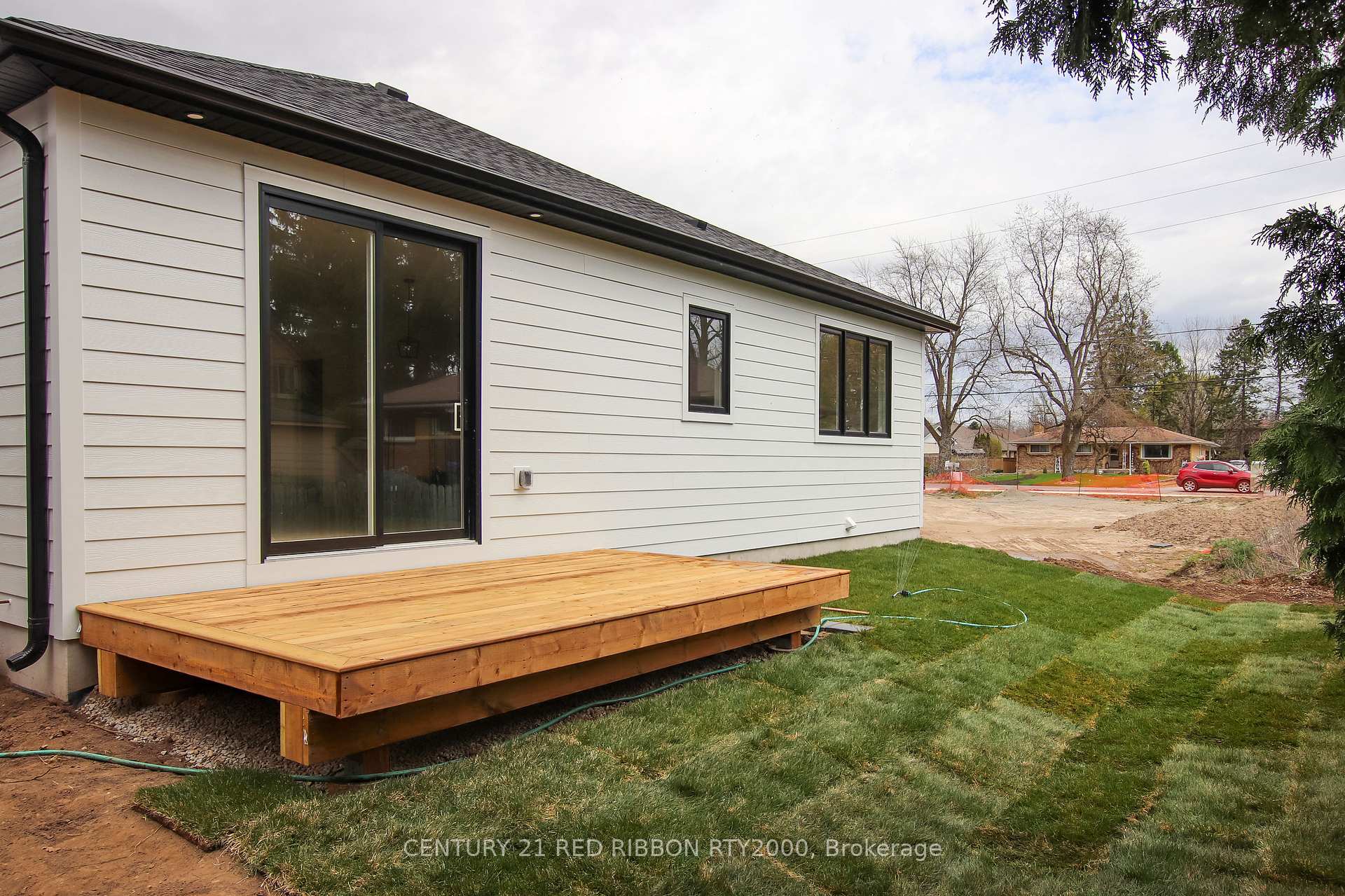 Photo 3 of Unit 6, 430 Head Street N, Strathroy-Caradoc, NE — HOMEH