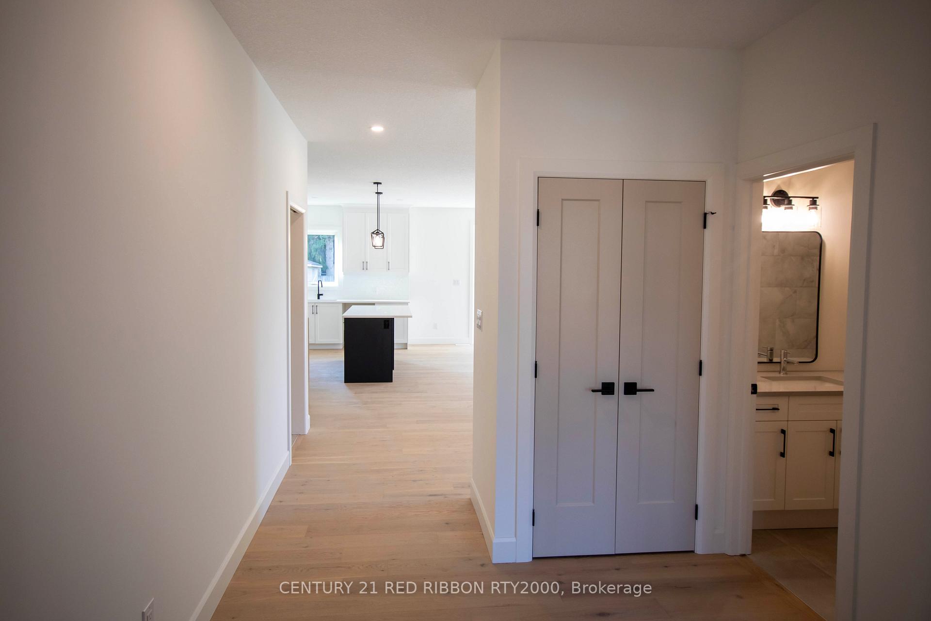 Photo 6 of Unit 6, 430 Head Street N, Strathroy-Caradoc, NE — HOMEH