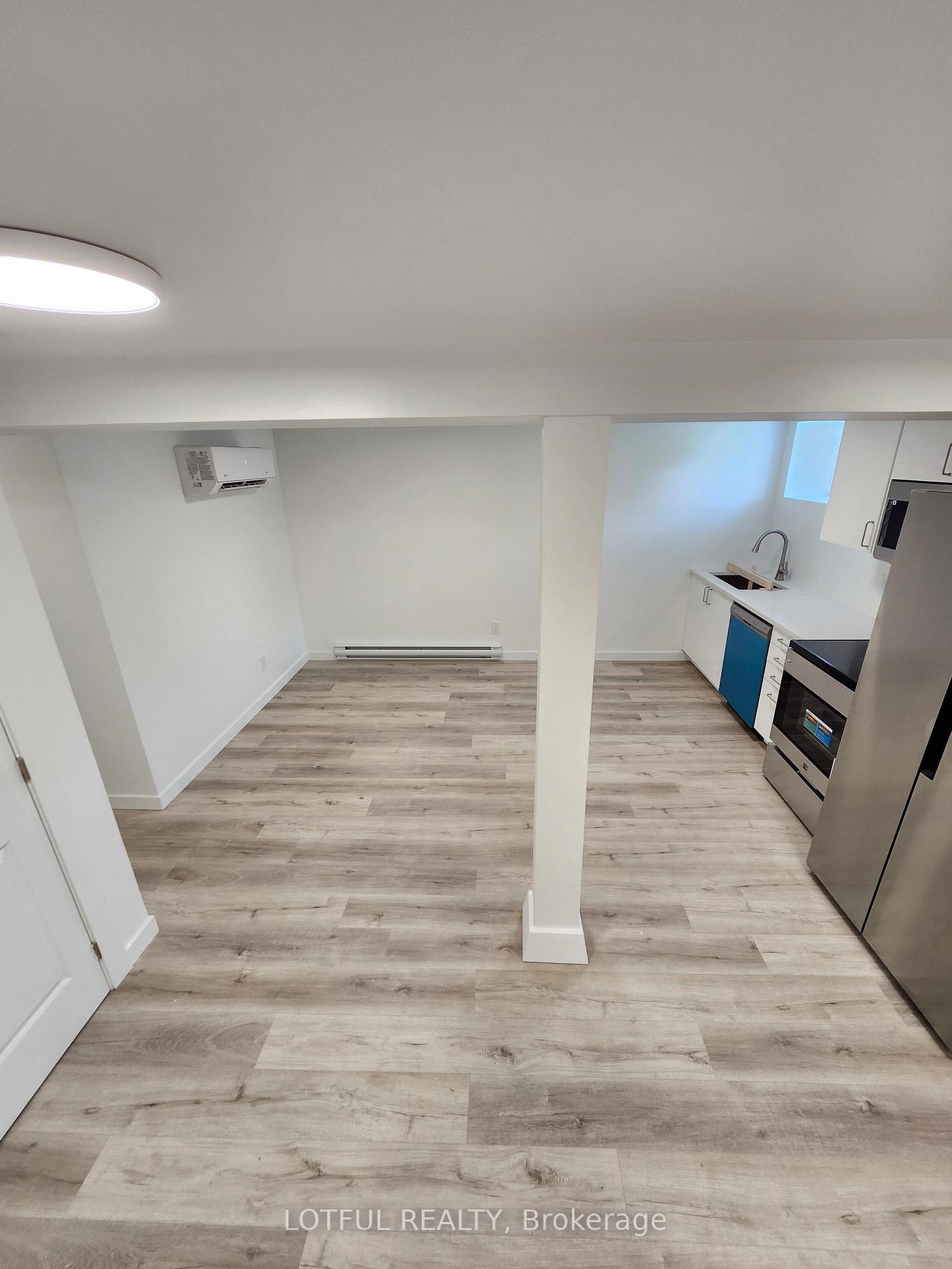 Photo 5 of Unit B, 905 Smyth Road, Ottawa, Elmvale Acres — HOMEH