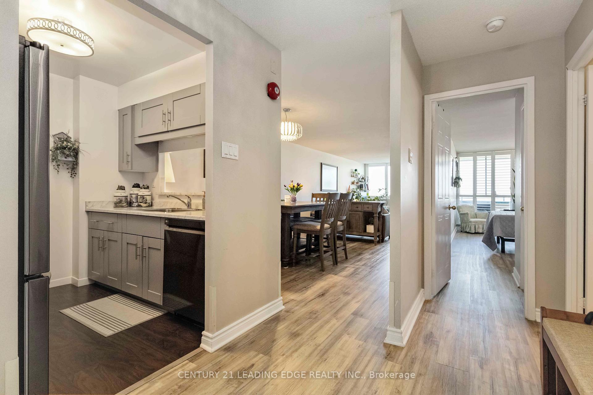 Photo 4 of Unit 809, 1665 Pickering Parkway, Pickering, Village East — HOMEH
