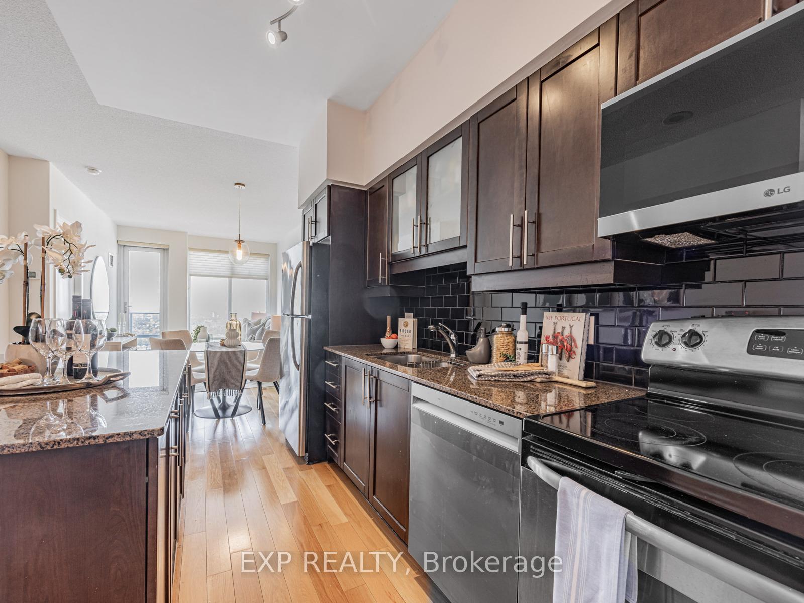 Photo 4 of Unit 4506, 2191 Yonge Street, Toronto, Mount Pleasant West — HOMEH