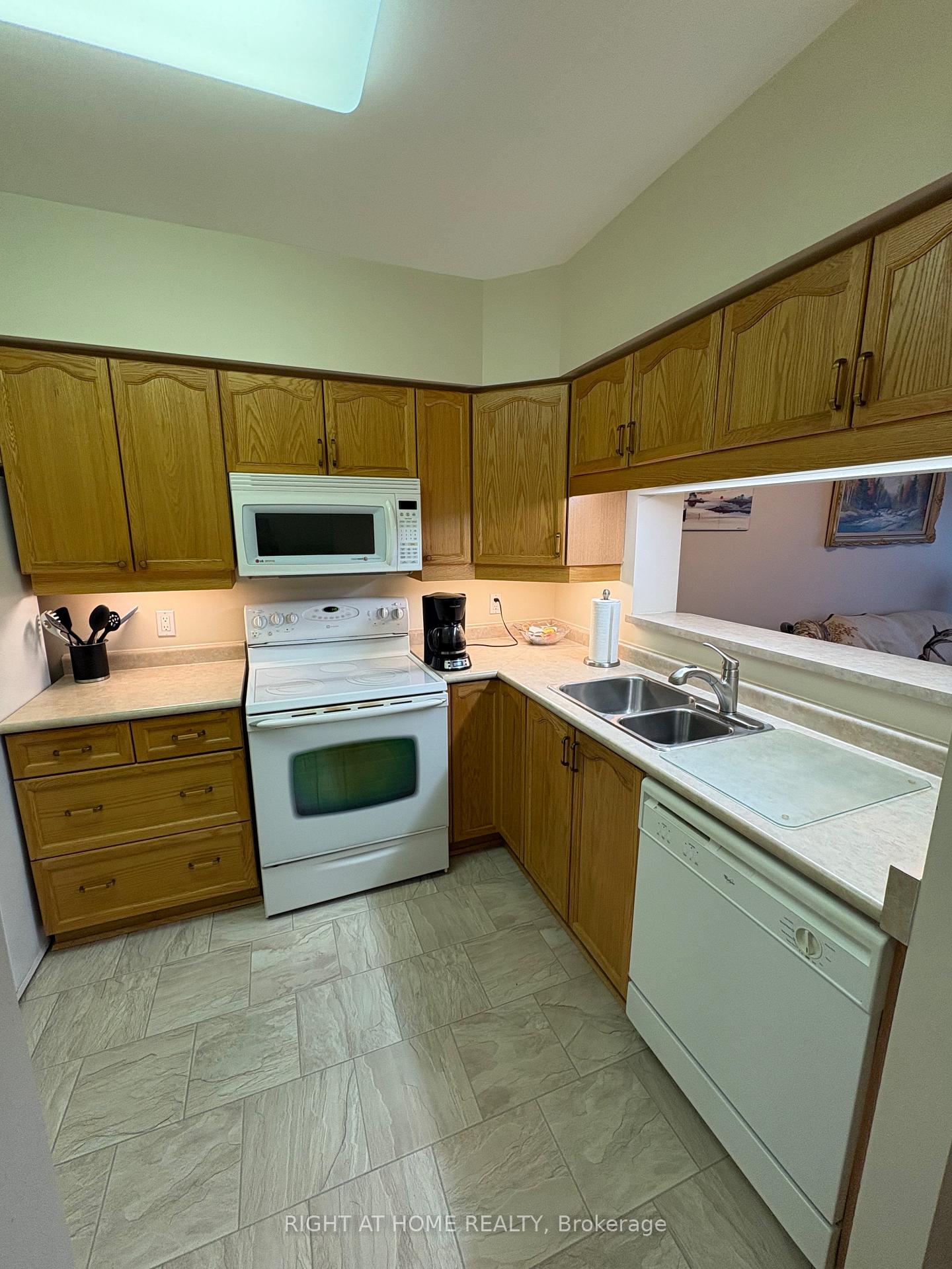 Photo 36 of Unit 303, 94 Dean Avenue, Barrie, Painswick South — HOMEH