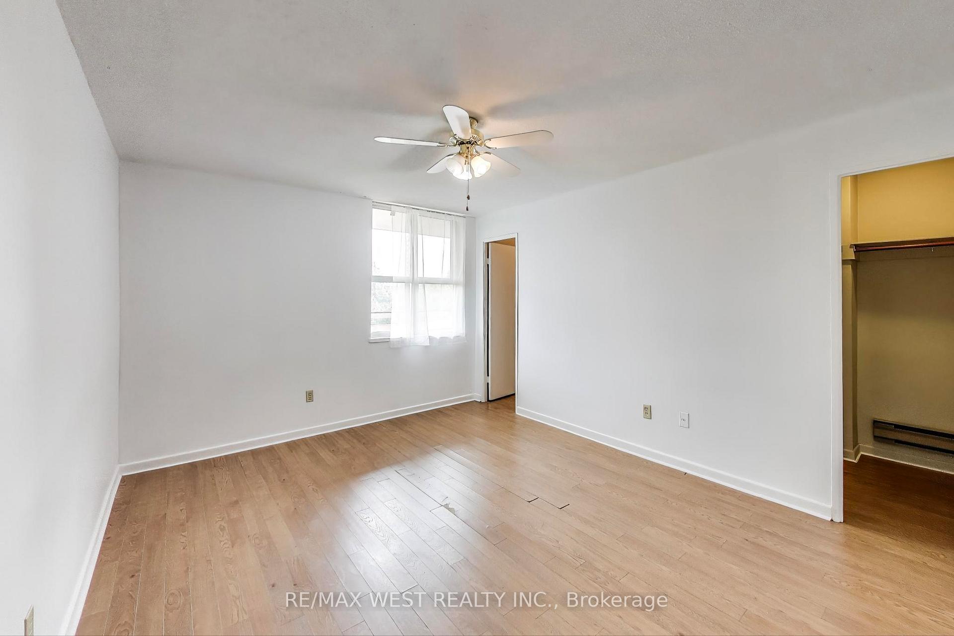 Photo 10 of Unit 410, 80 Inverlochy Boulevard, Markham, Royal Orchard — HOMEH