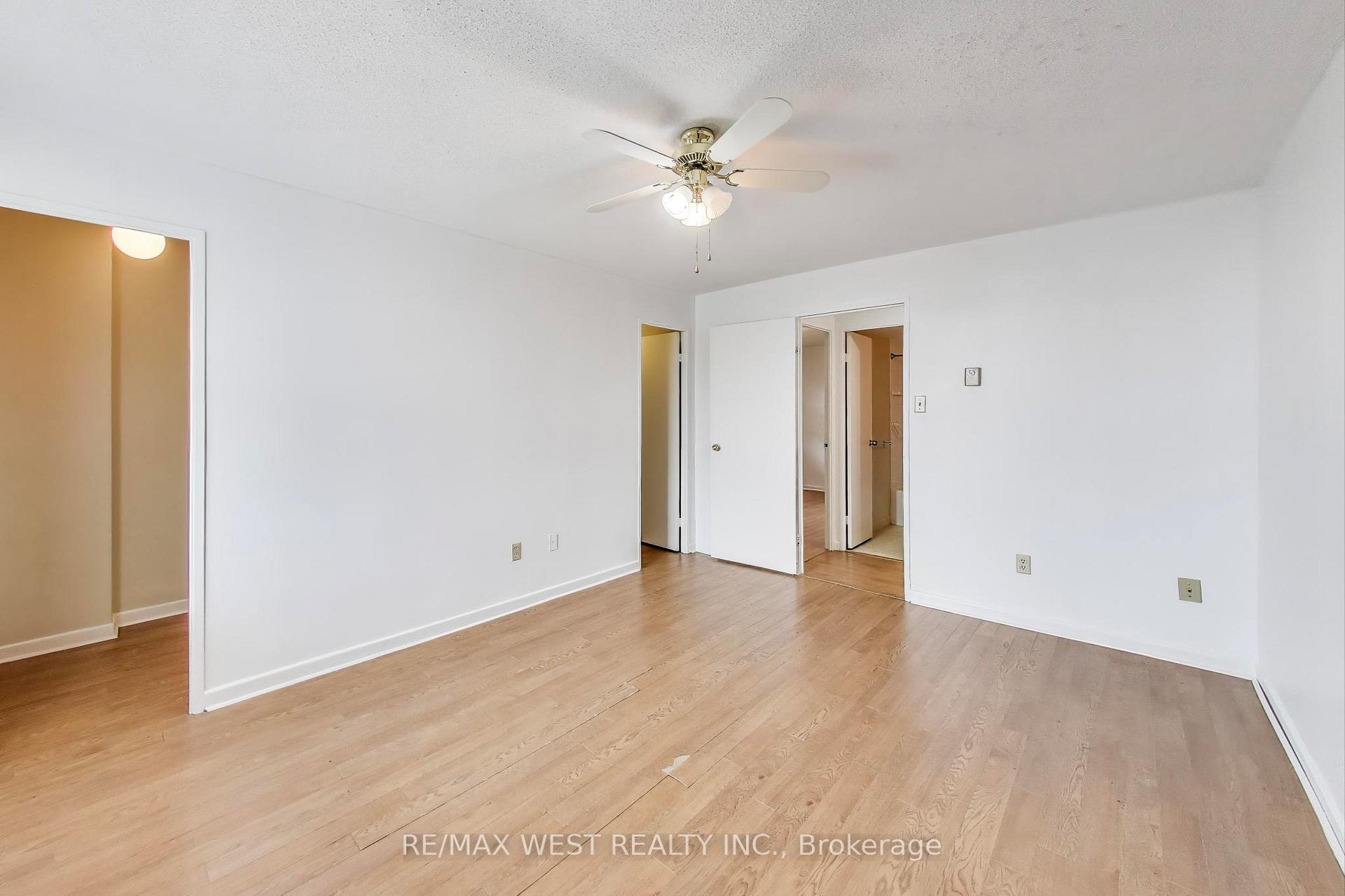 Photo 12 of Unit 410, 80 Inverlochy Boulevard, Markham, Royal Orchard — HOMEH