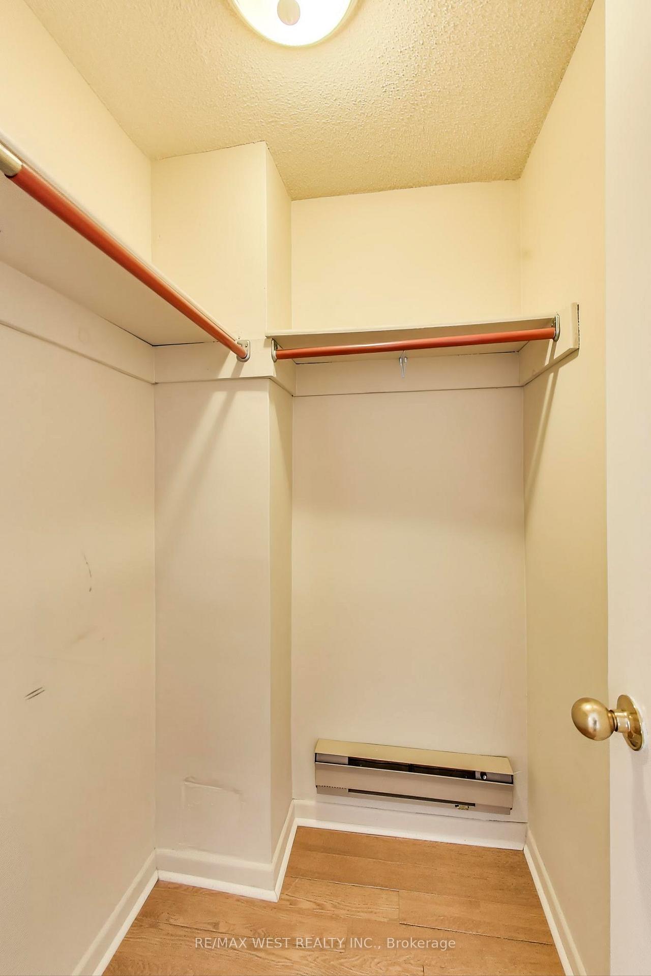 Photo 14 of Unit 410, 80 Inverlochy Boulevard, Markham, Royal Orchard — HOMEH