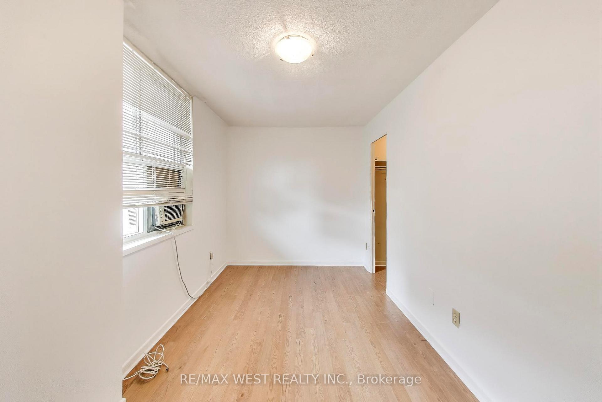 Photo 15 of Unit 410, 80 Inverlochy Boulevard, Markham, Royal Orchard — HOMEH