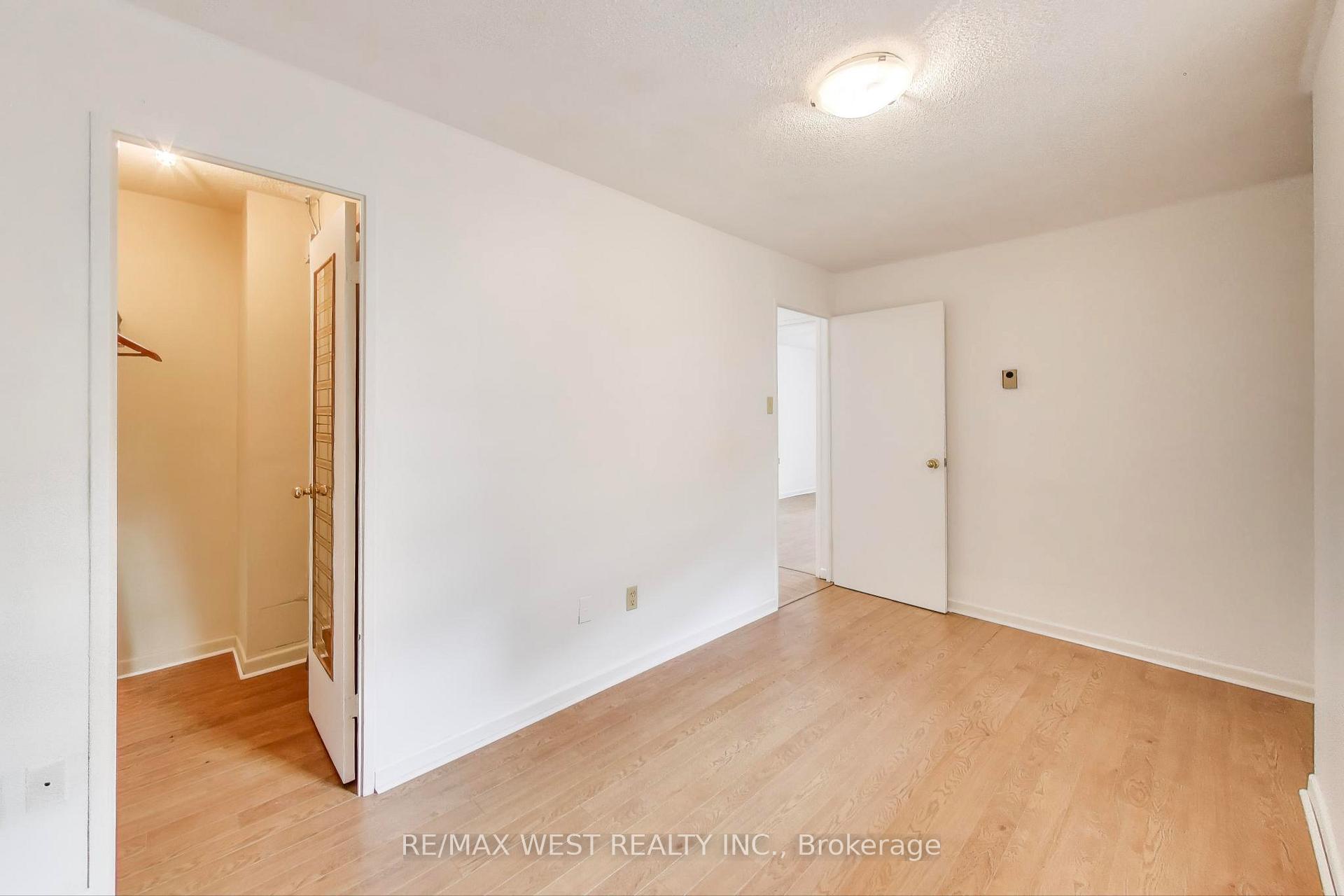 Photo 16 of Unit 410, 80 Inverlochy Boulevard, Markham, Royal Orchard — HOMEH