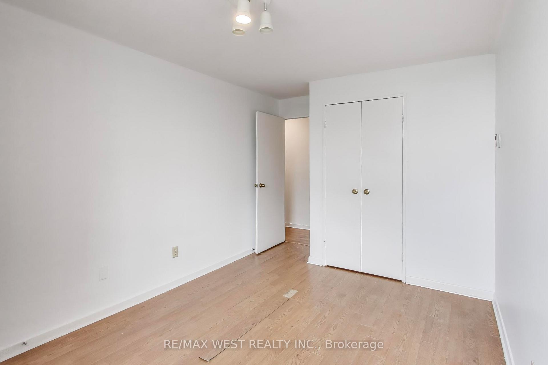 Photo 18 of Unit 410, 80 Inverlochy Boulevard, Markham, Royal Orchard — HOMEH