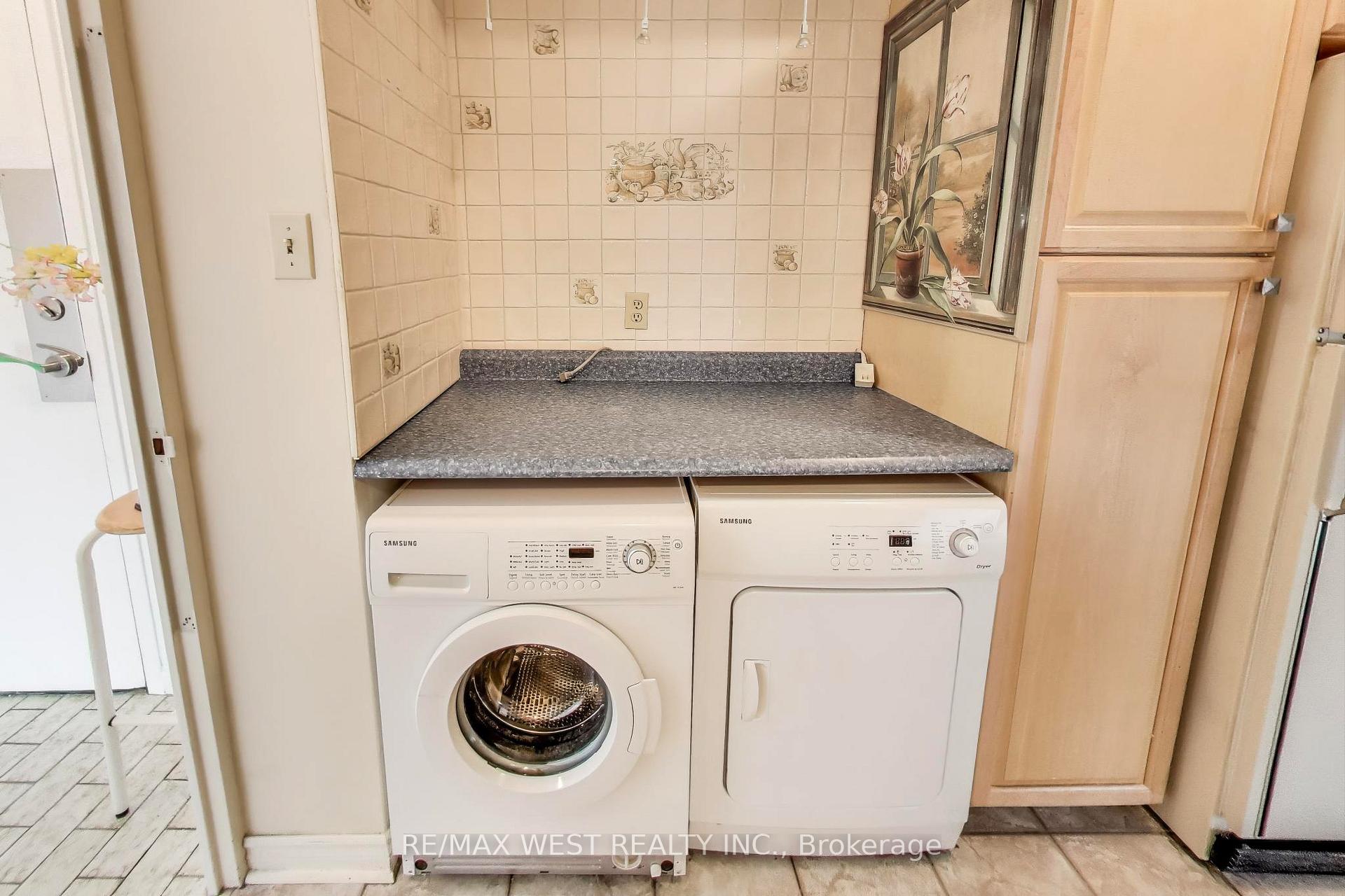 Photo 20 of Unit 410, 80 Inverlochy Boulevard, Markham, Royal Orchard — HOMEH