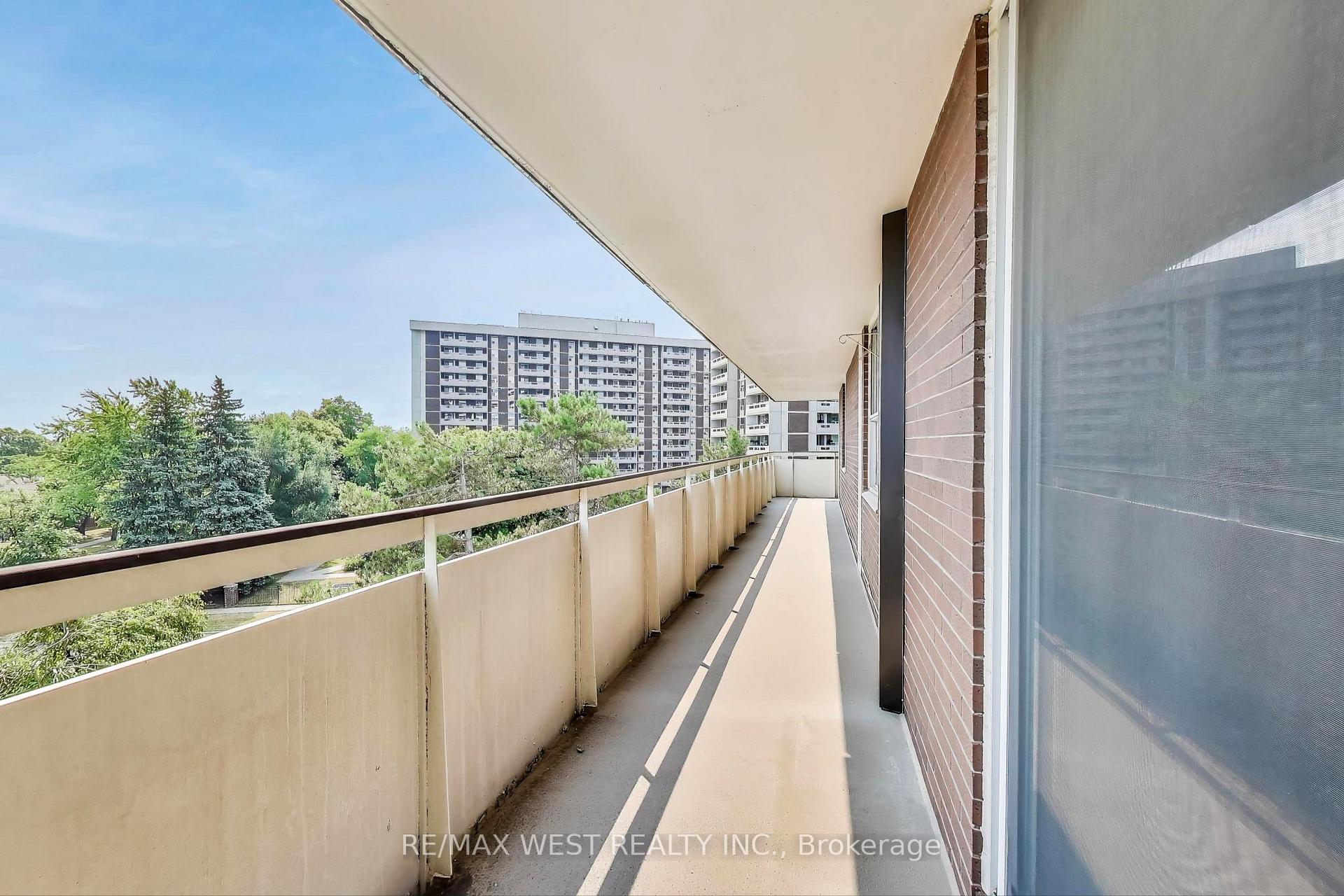 Photo 22 of Unit 410, 80 Inverlochy Boulevard, Markham, Royal Orchard — HOMEH