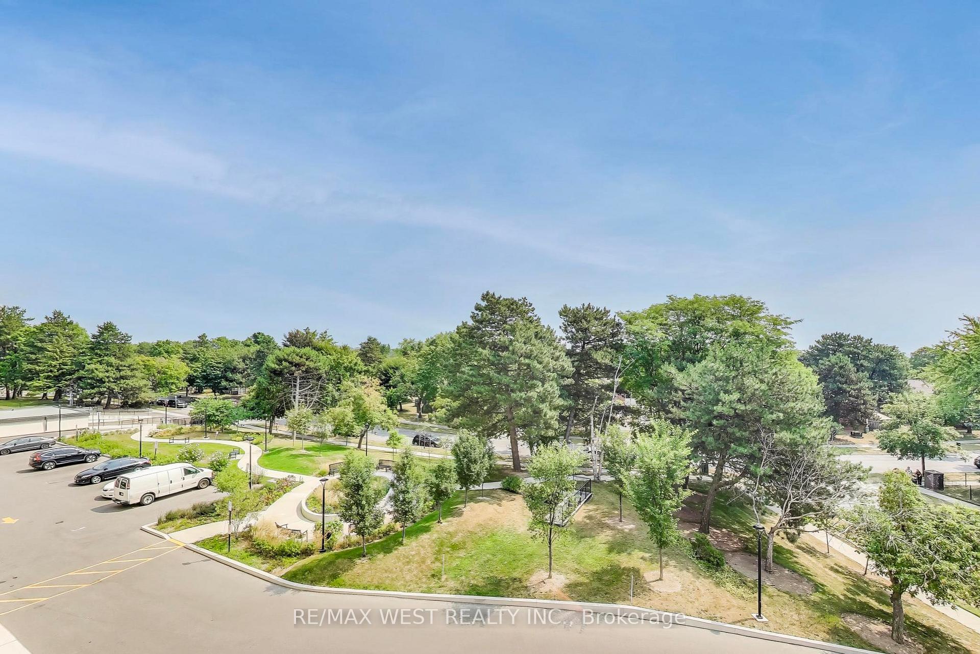 Photo 24 of Unit 410, 80 Inverlochy Boulevard, Markham, Royal Orchard — HOMEH