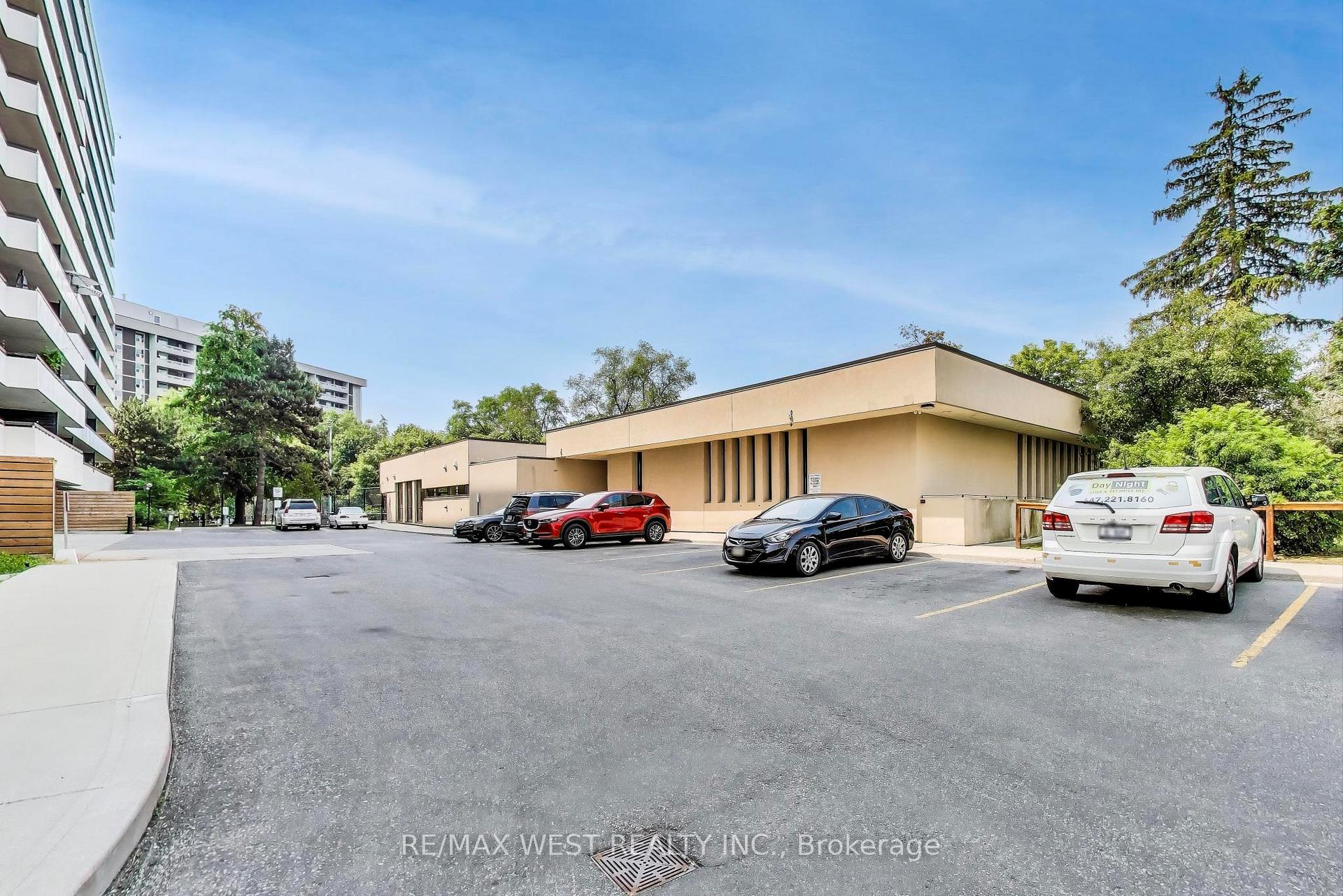 Photo 31 of Unit 410, 80 Inverlochy Boulevard, Markham, Royal Orchard — HOMEH