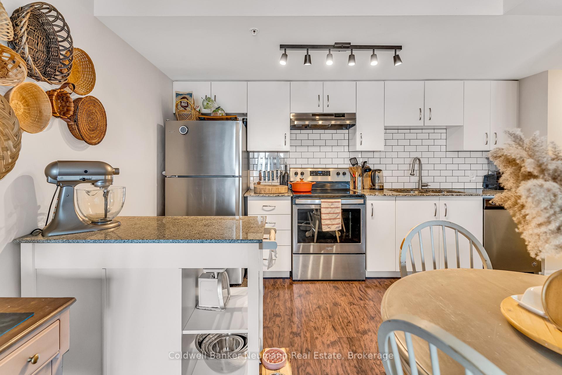 Photo 2 of Unit 407, 104 Summit Ridge Drive, Guelph, Grange Road — HOMEH